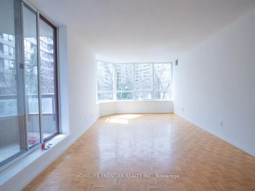 Photo 8 of Unit 210, 81 Townsgate Drive E, Vaughan, Crestwood-Springfarm-Yorkhill — HOMEH