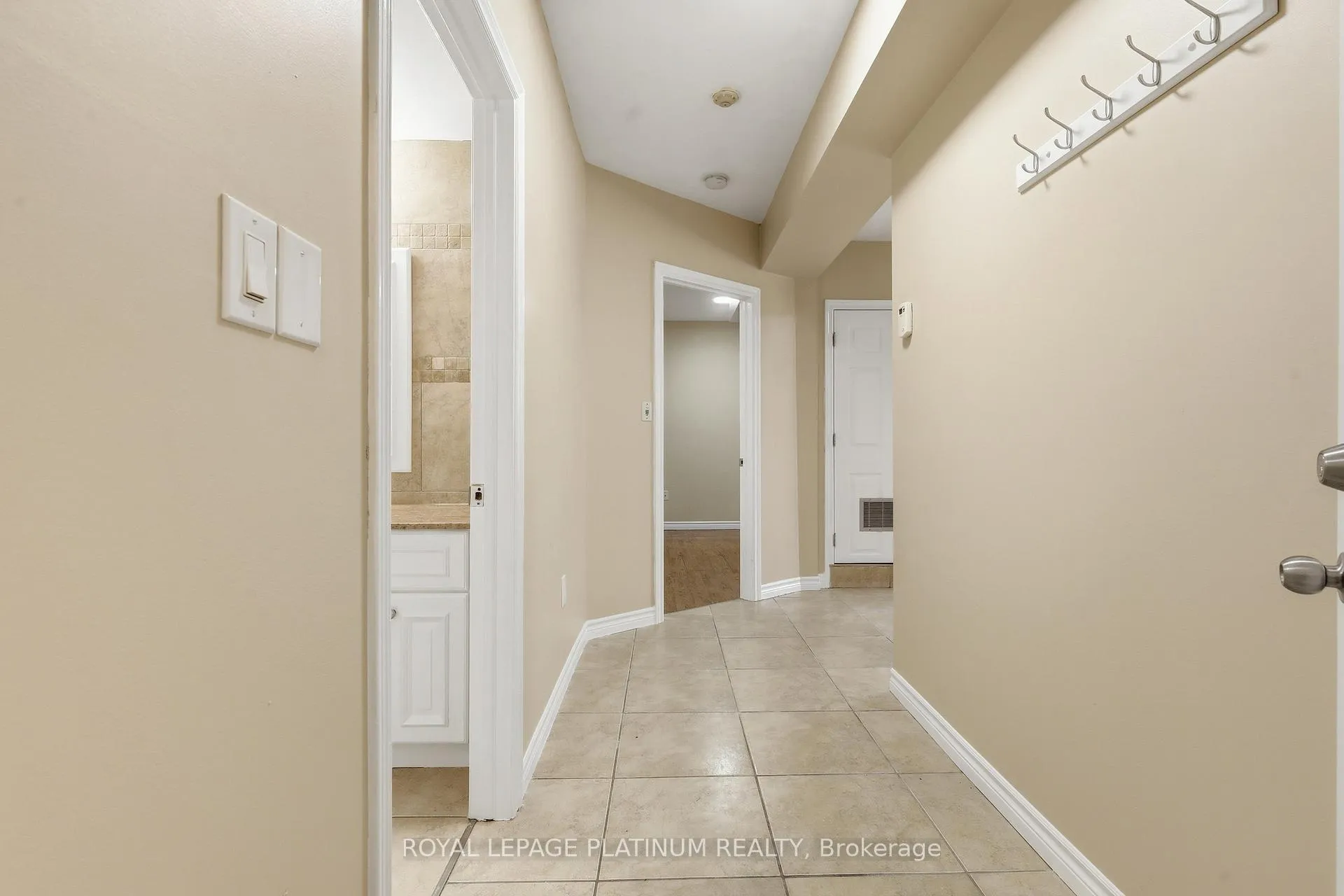 Photo 5 of Unit 4, 120 Sherman Avenue S, Hamilton, St. Clair — HOMEH