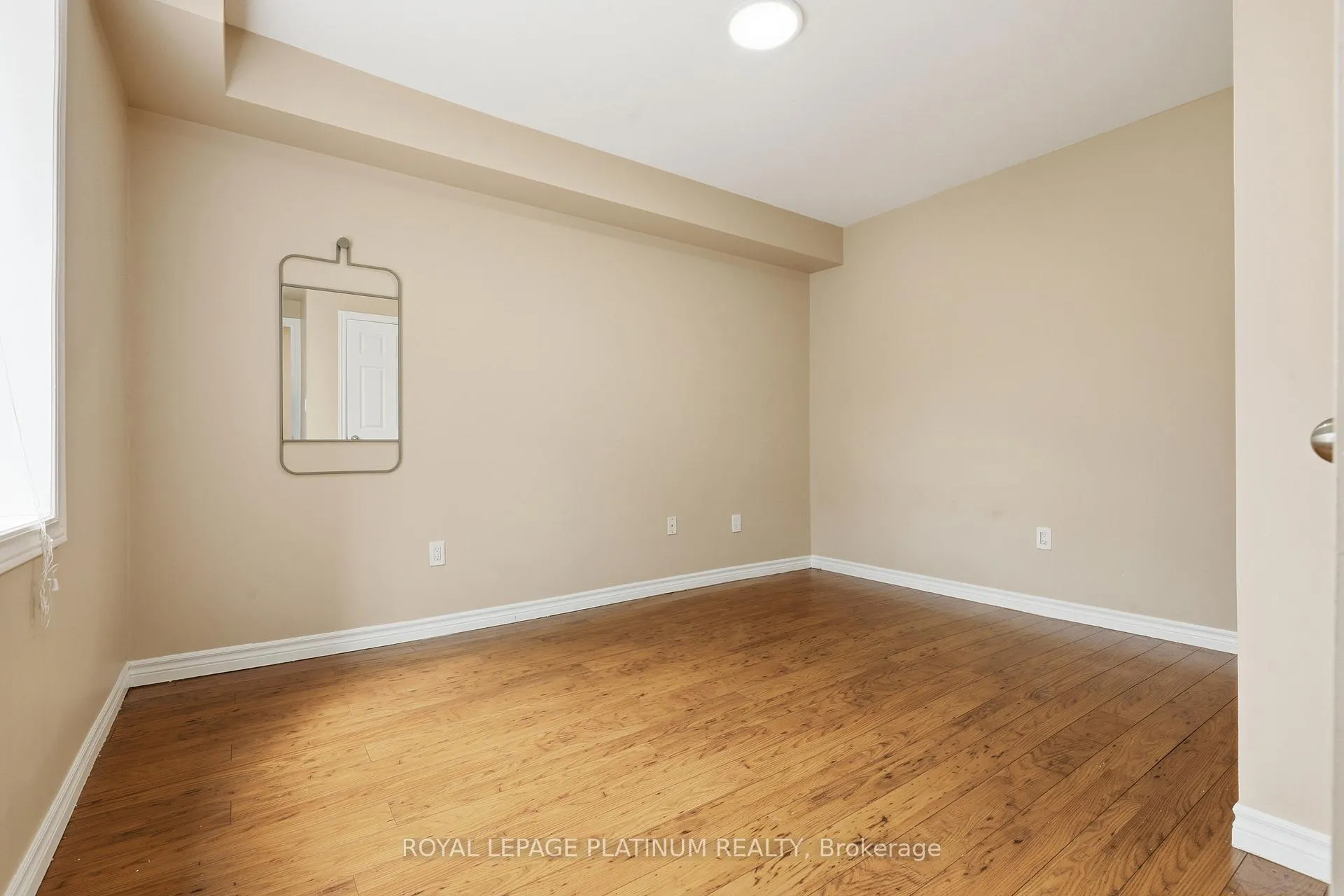 Photo 6 of Unit 4, 120 Sherman Avenue S, Hamilton, St. Clair — HOMEH