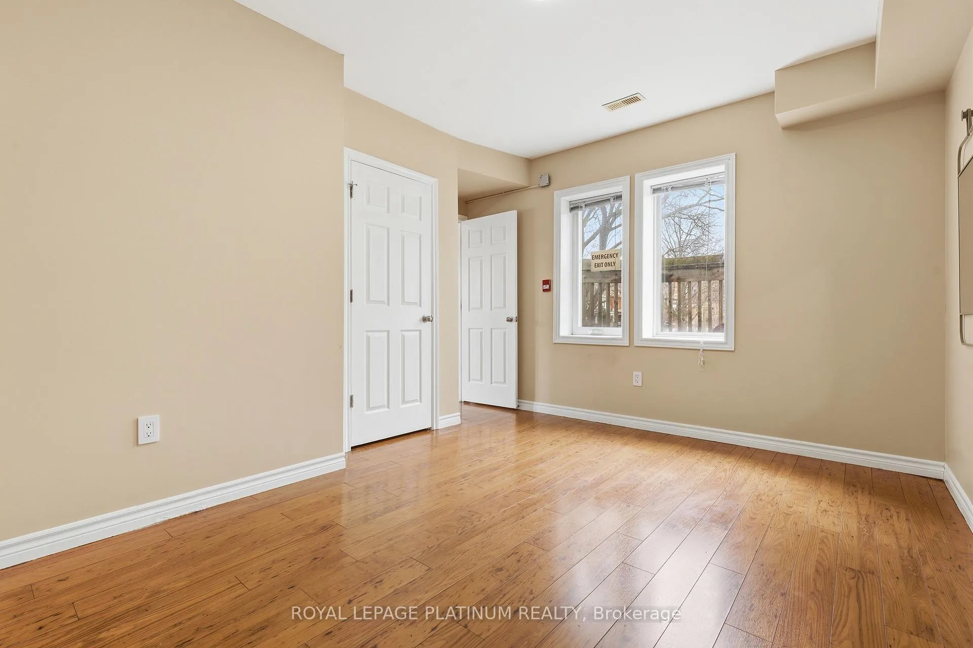 Photo 7 of Unit 4, 120 Sherman Avenue S, Hamilton, St. Clair — HOMEH