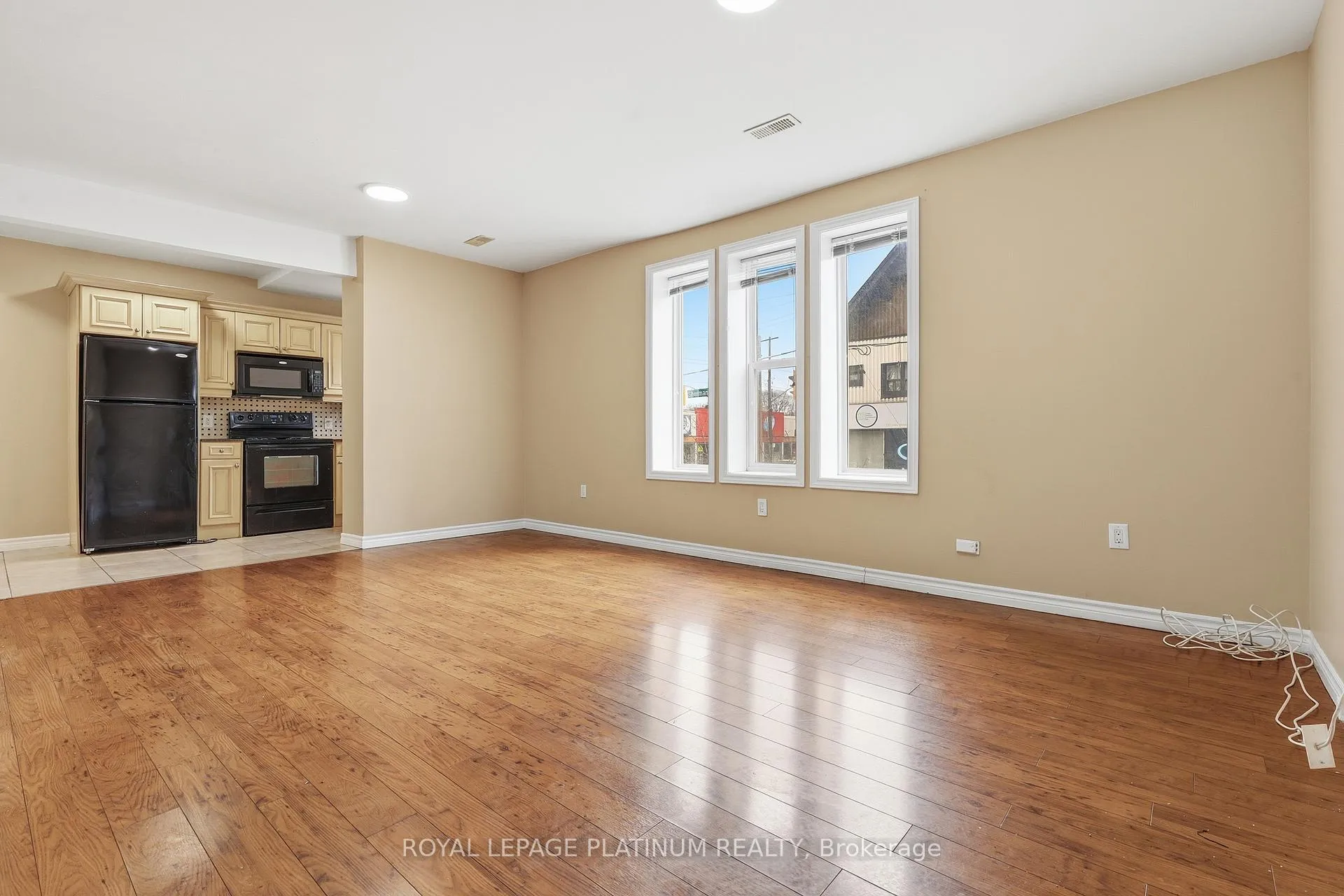 Photo 8 of Unit 4, 120 Sherman Avenue S, Hamilton, St. Clair — HOMEH