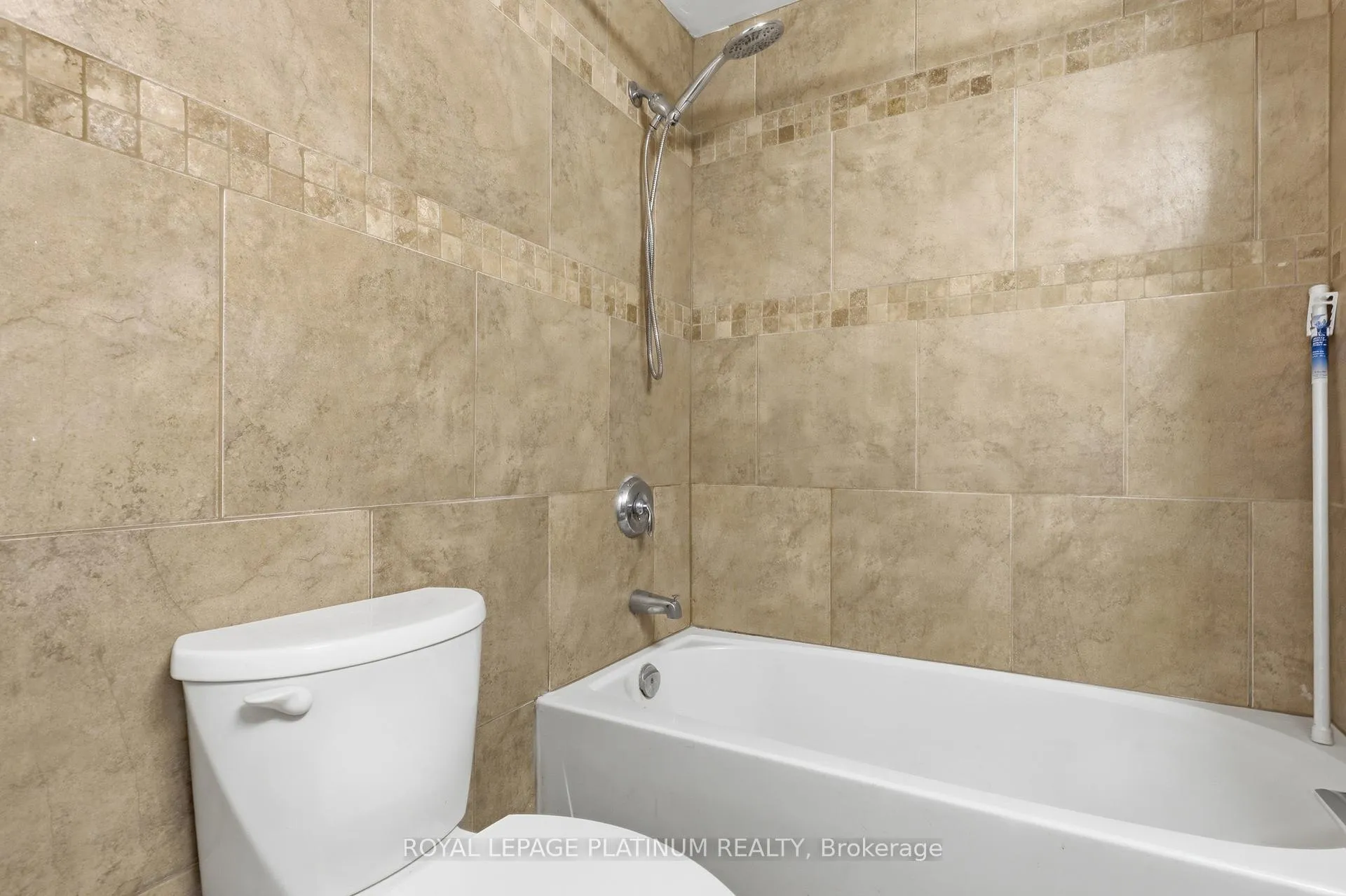 Photo 13 of Unit 4, 120 Sherman Avenue S, Hamilton, St. Clair — HOMEH