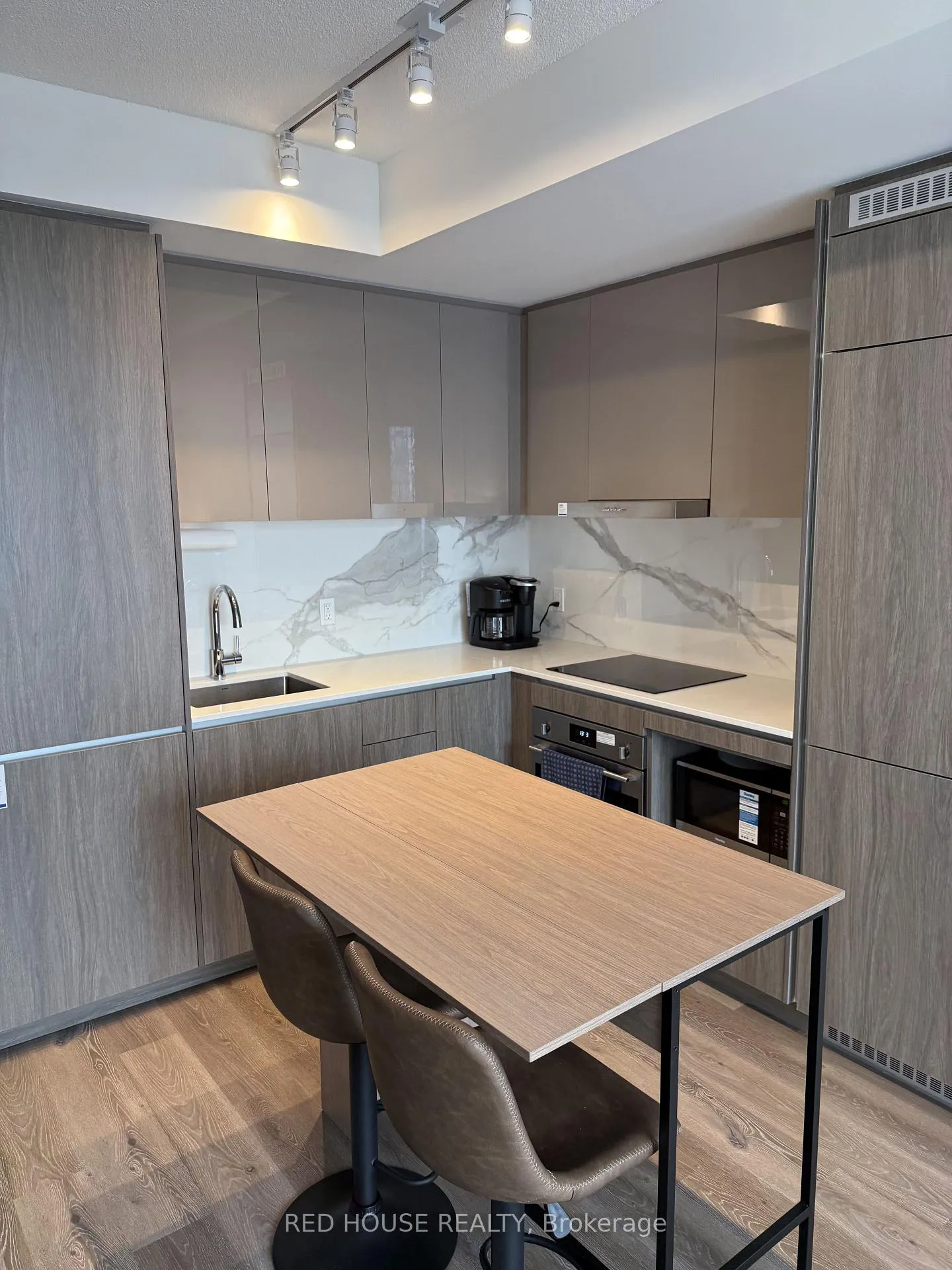 Photo 4 of Unit 4503, 28 Interchange Way, Vaughan, Vaughan Corporate Centre — HOMEH