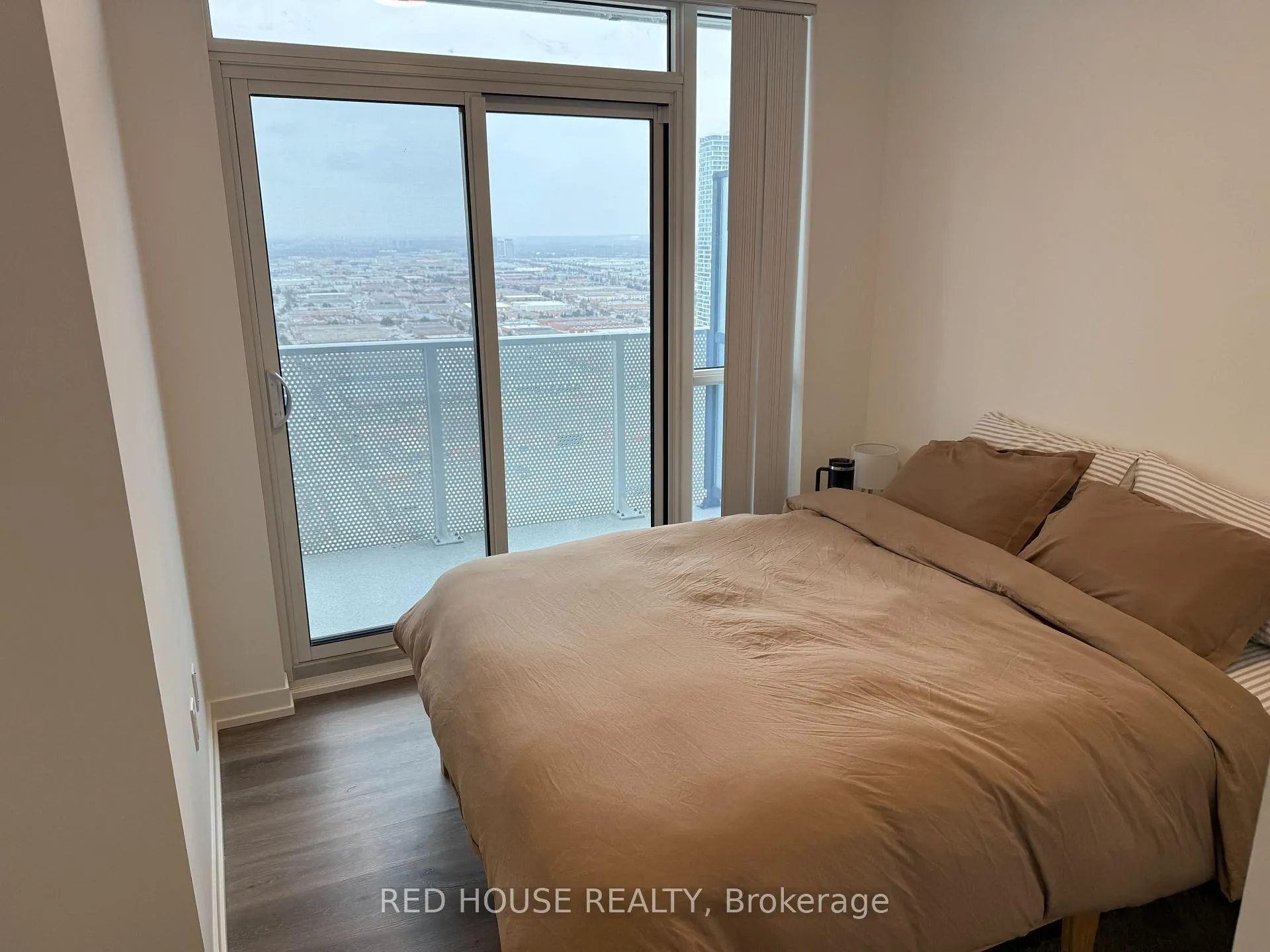 Photo 8 of Unit 4503, 28 Interchange Way, Vaughan, Vaughan Corporate Centre — HOMEH