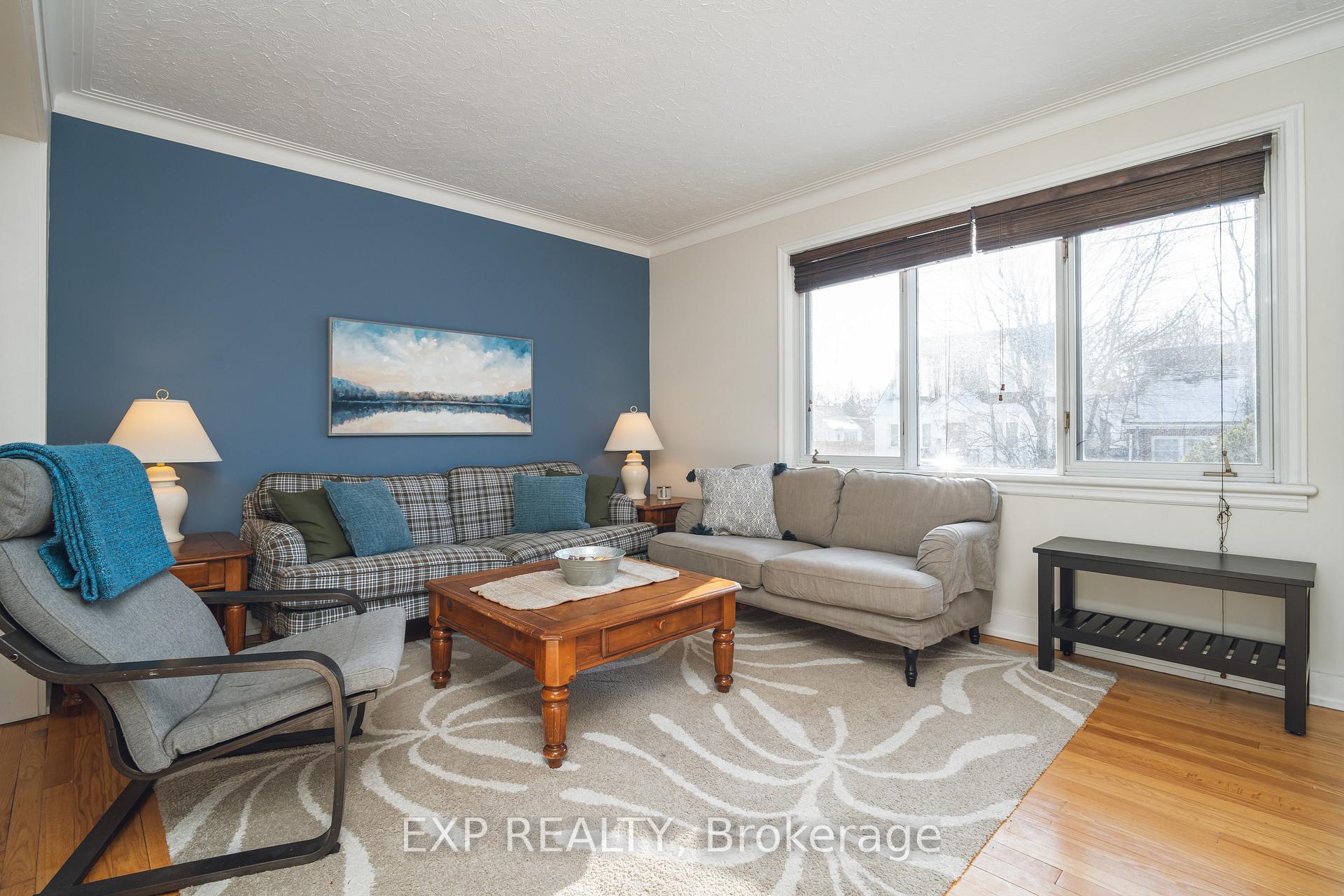 Photo 2 of 1245 Collins Avenue, Ottawa, Ridgemont — HOMEH