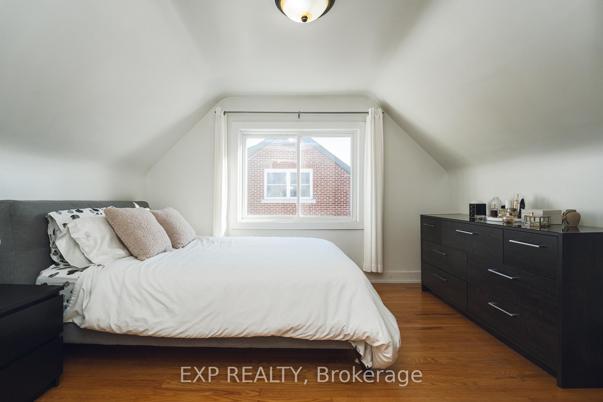Photo 14 of 1245 Collins Avenue, Ottawa, Ridgemont — HOMEH