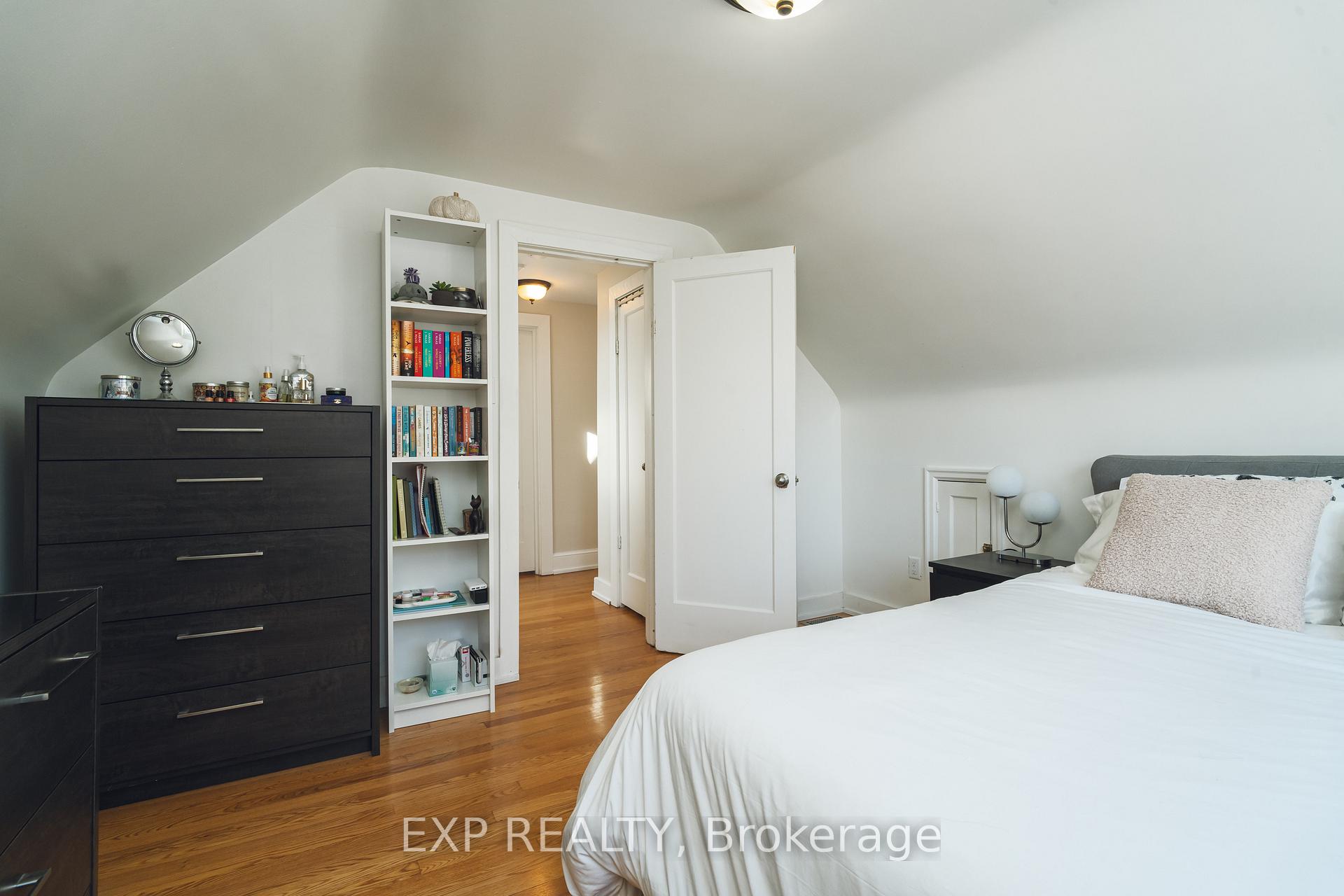 Photo 15 of 1245 Collins Avenue, Ottawa, Ridgemont — HOMEH