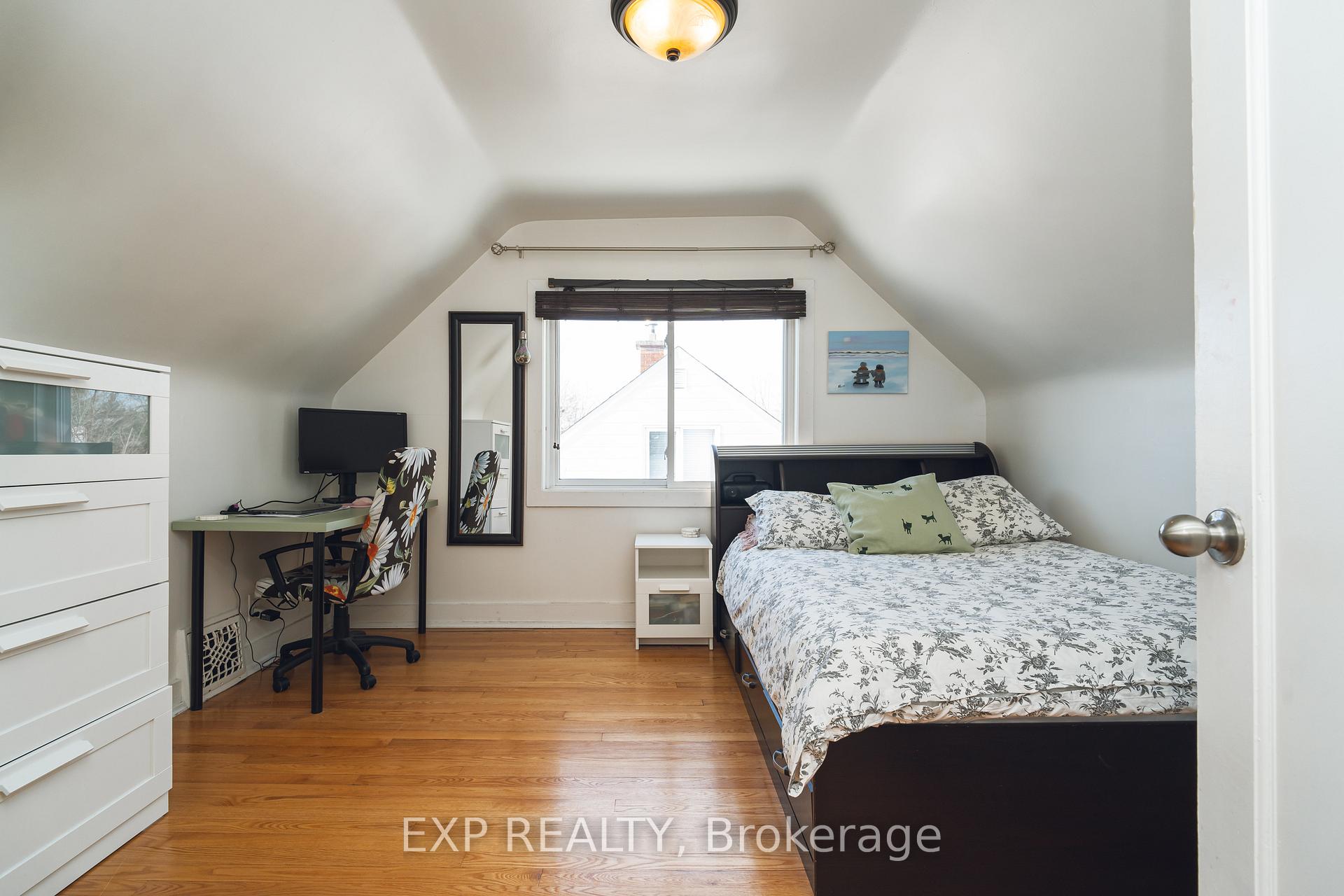 Photo 16 of 1245 Collins Avenue, Ottawa, Ridgemont — HOMEH