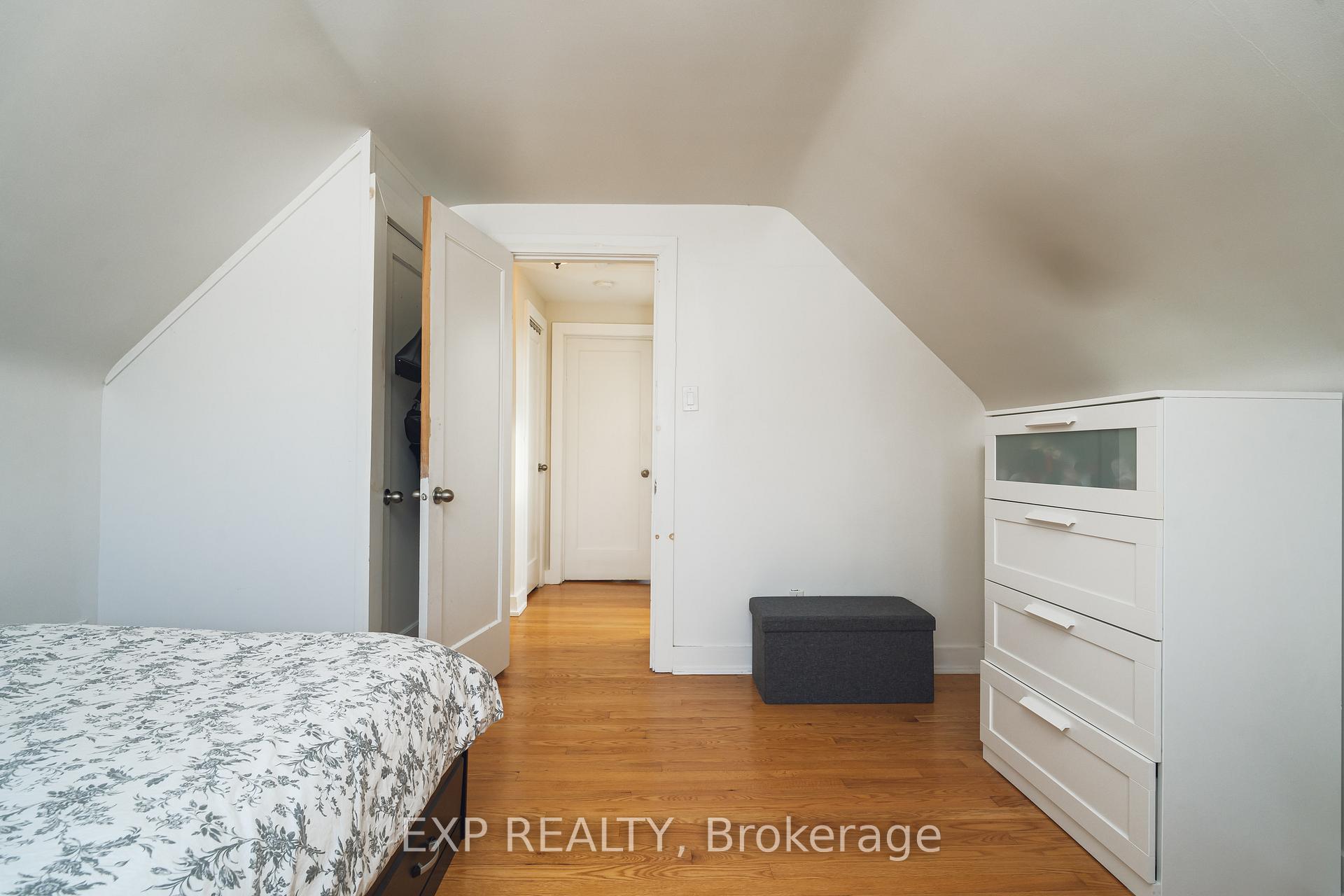 Photo 17 of 1245 Collins Avenue, Ottawa, Ridgemont — HOMEH