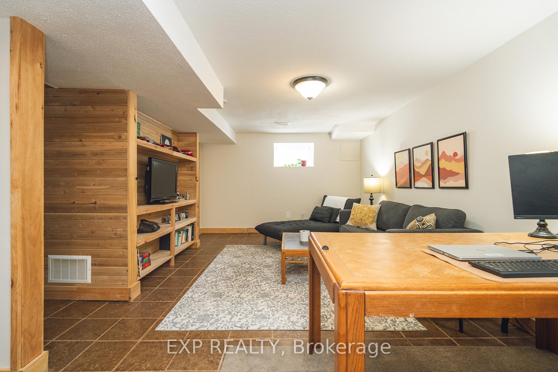 Photo 20 of 1245 Collins Avenue, Ottawa, Ridgemont — HOMEH