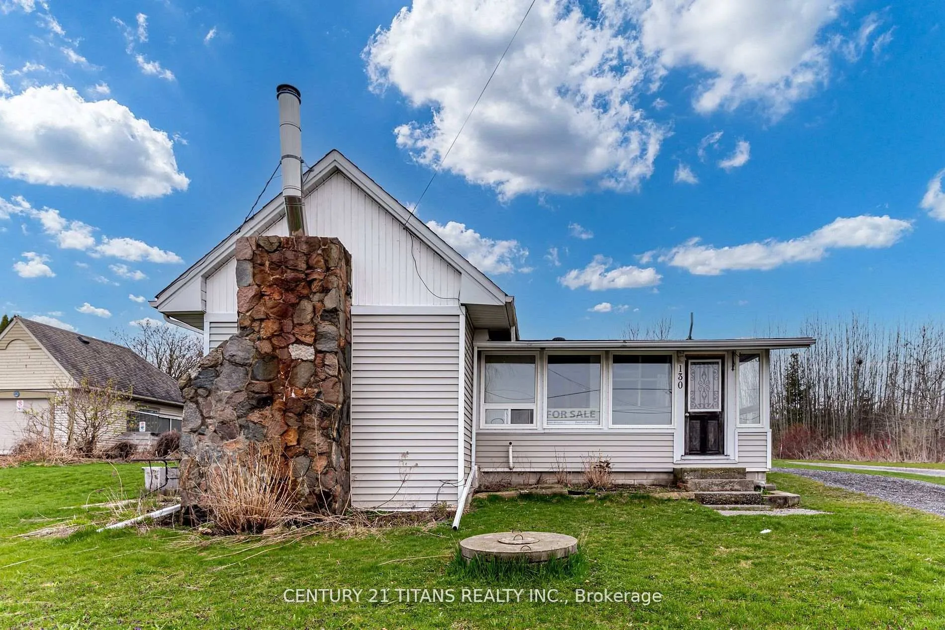 Photo 1 of 130 West Beach Road, Clarington, Bowmanville — HOMEH