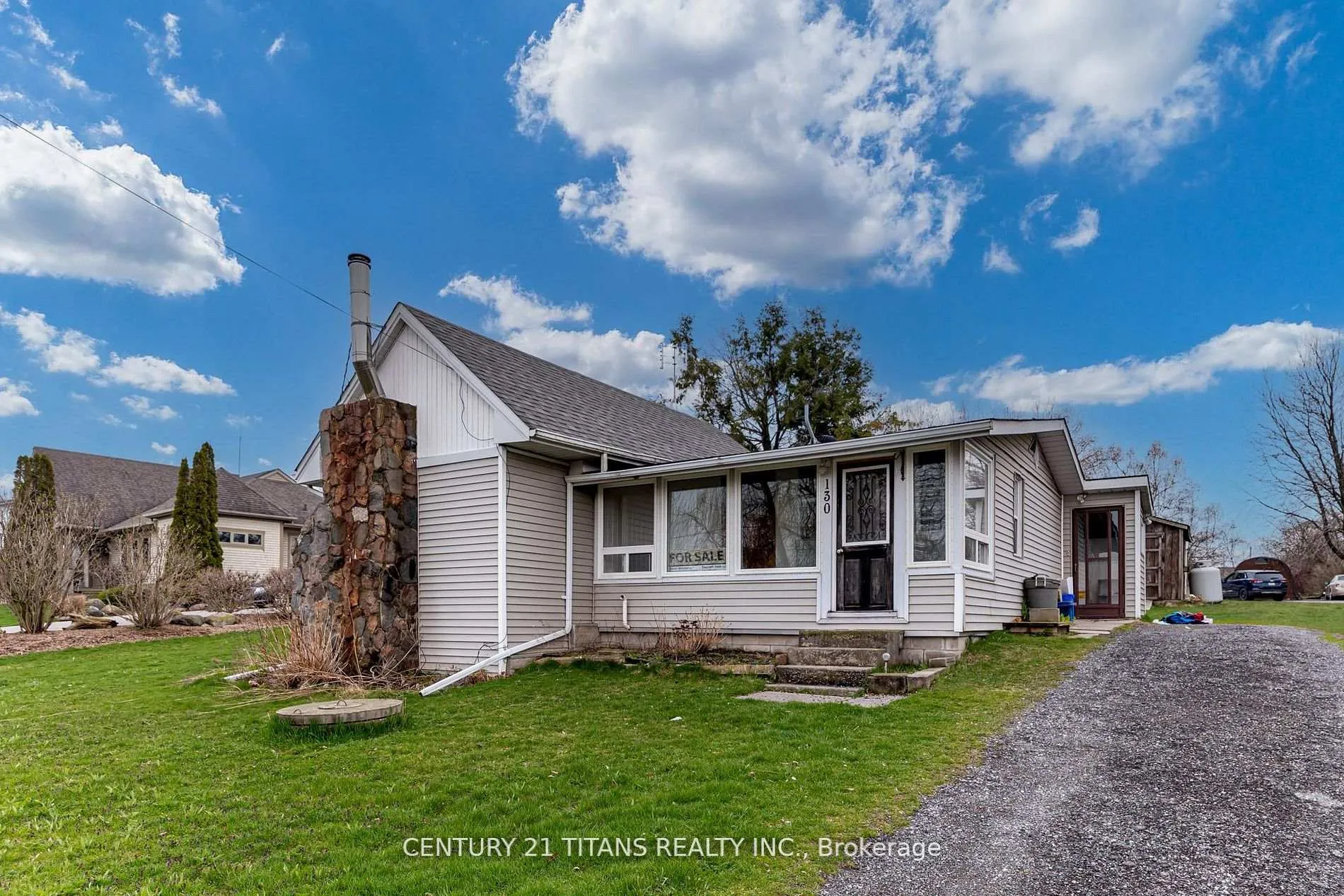 Photo 2 of 130 West Beach Road, Clarington, Bowmanville — HOMEH