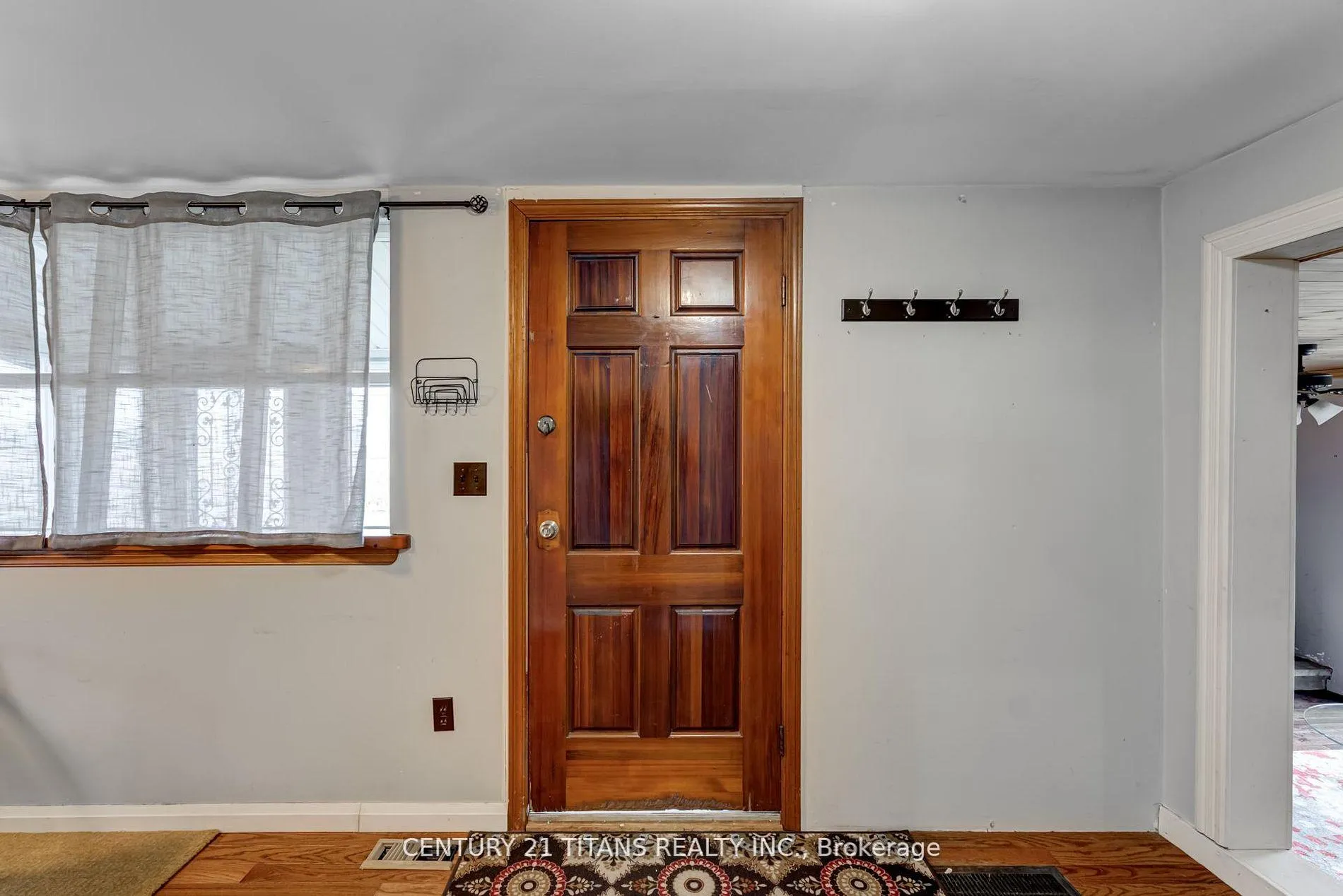 Photo 6 of 130 West Beach Road, Clarington, Bowmanville — HOMEH