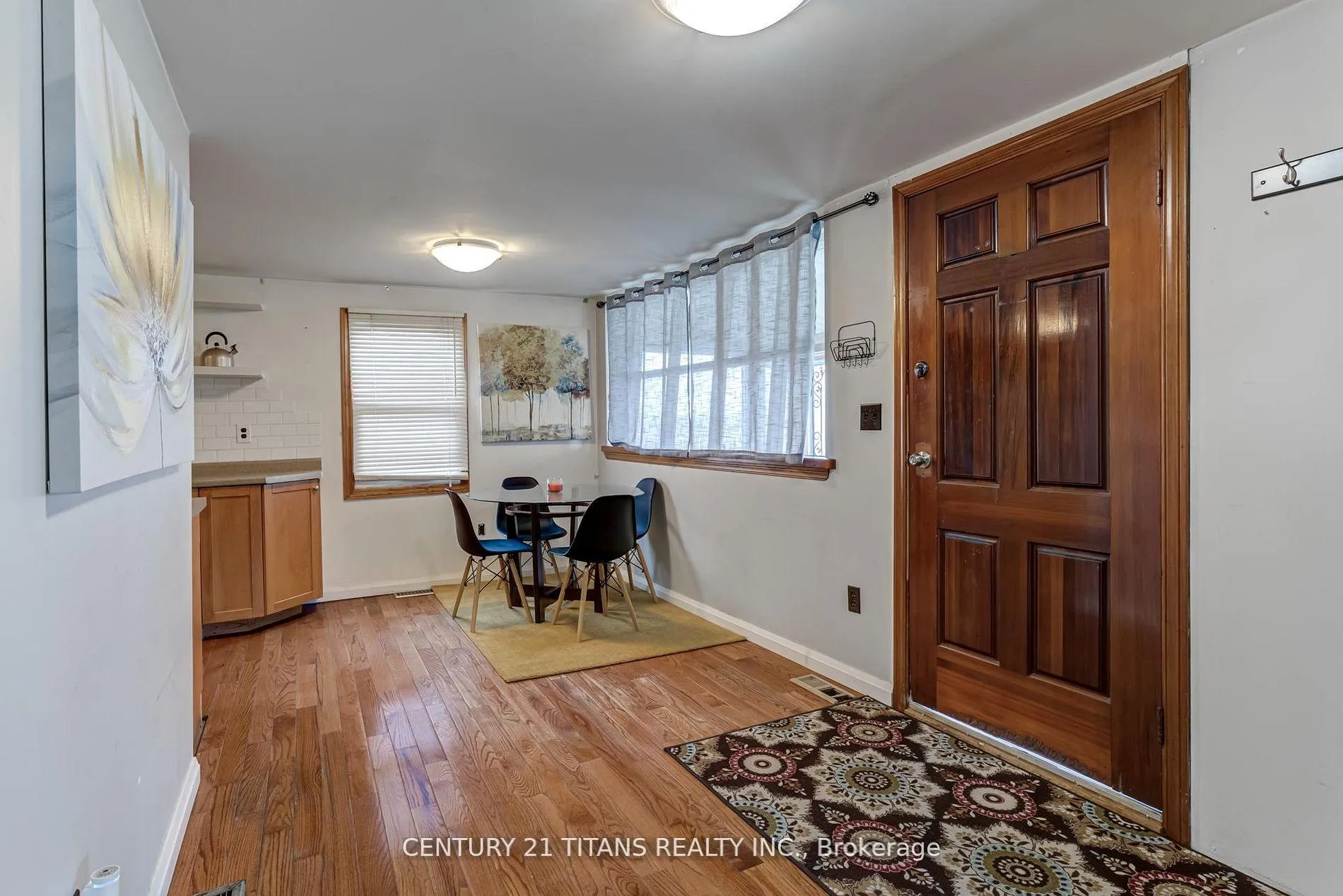 Photo 7 of 130 West Beach Road, Clarington, Bowmanville — HOMEH