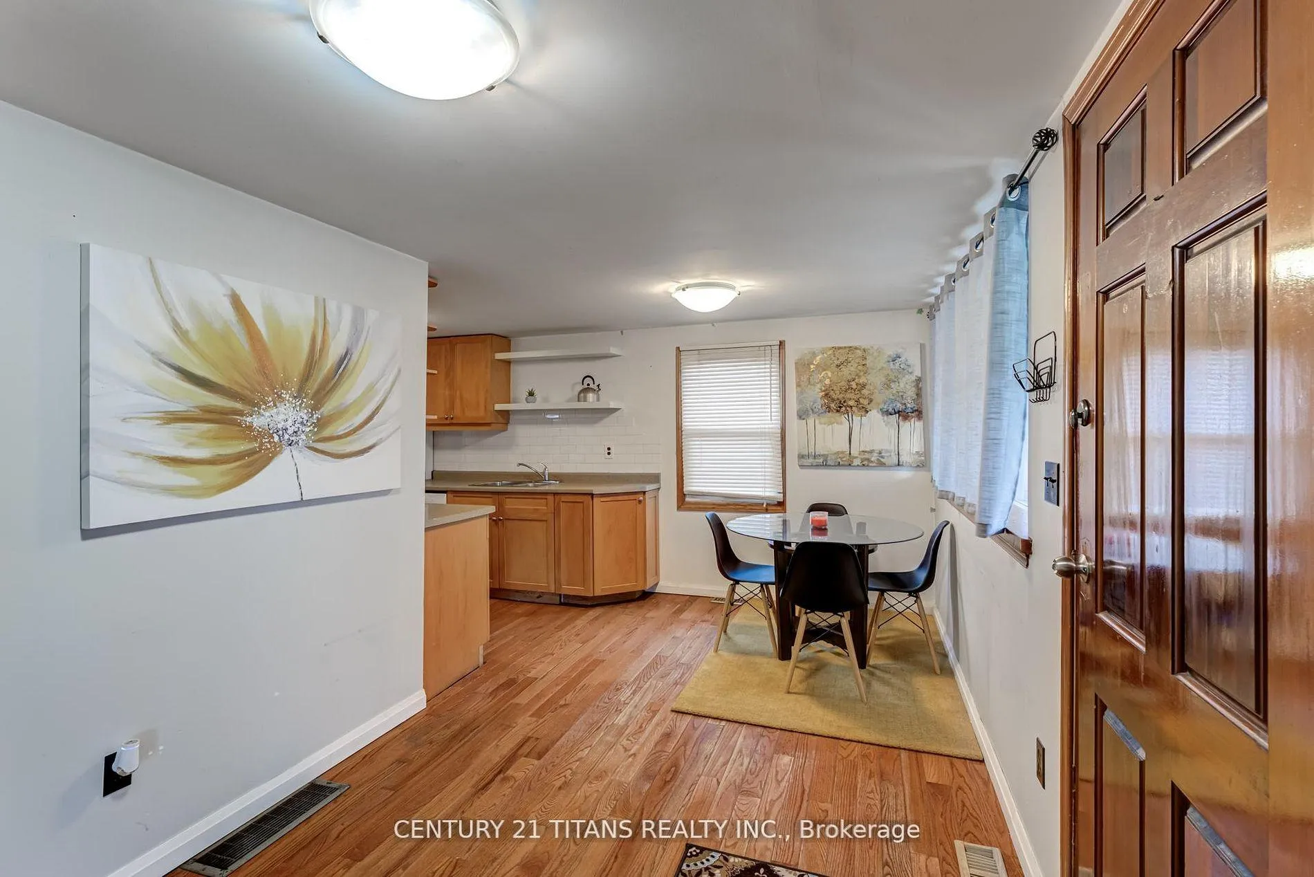 Photo 8 of 130 West Beach Road, Clarington, Bowmanville — HOMEH