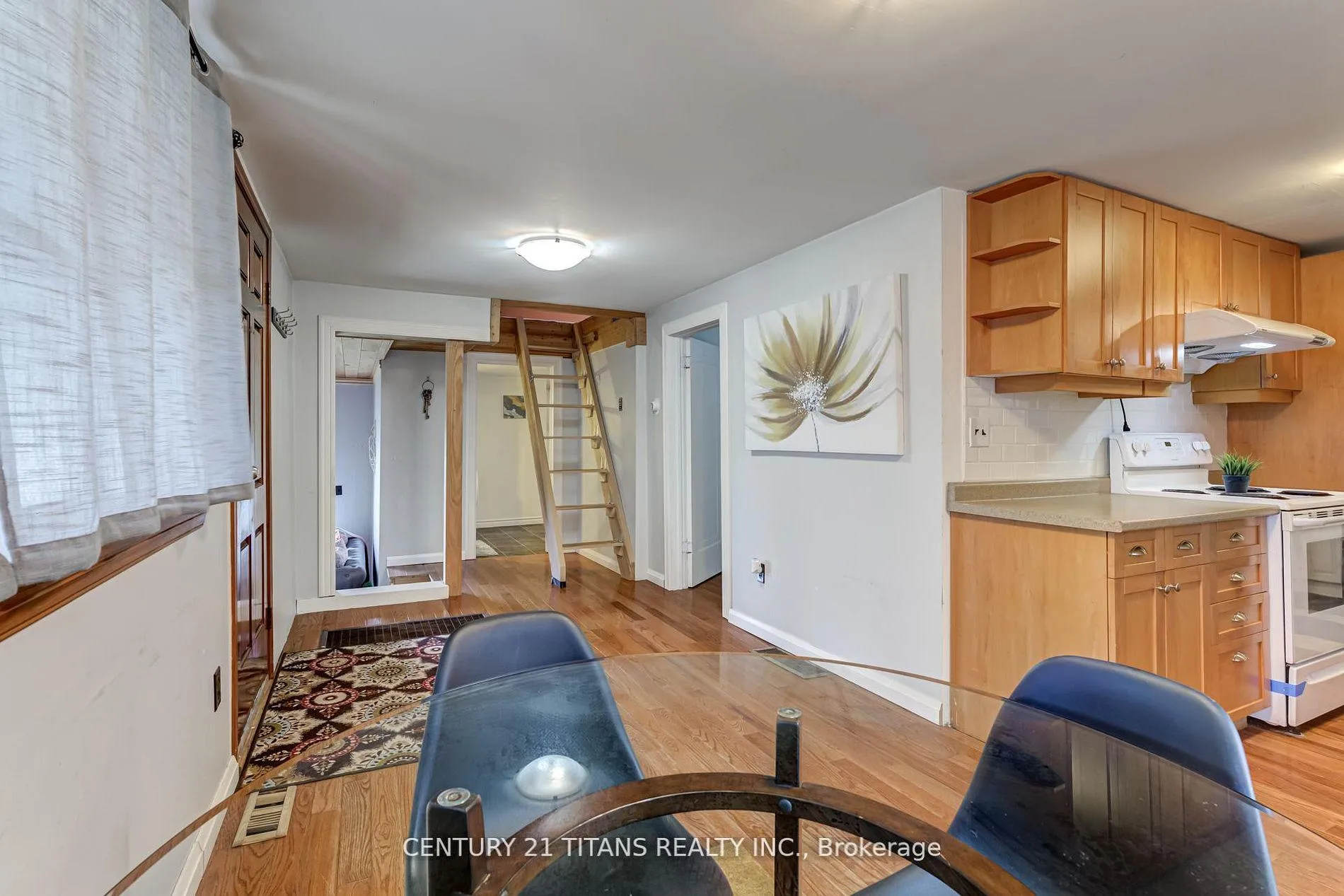 Photo 9 of 130 West Beach Road, Clarington, Bowmanville — HOMEH