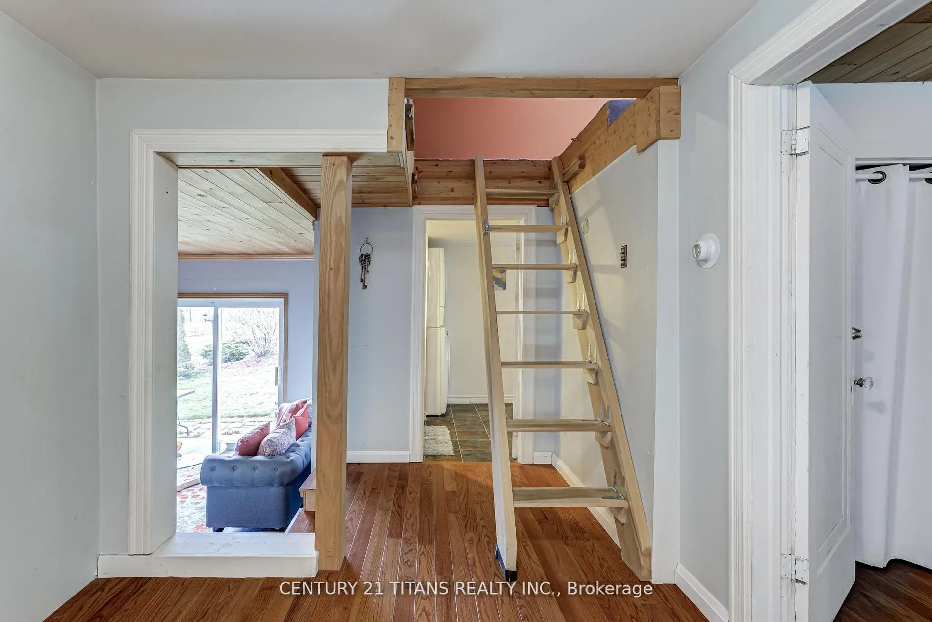 Photo 10 of 130 West Beach Road, Clarington, Bowmanville — HOMEH