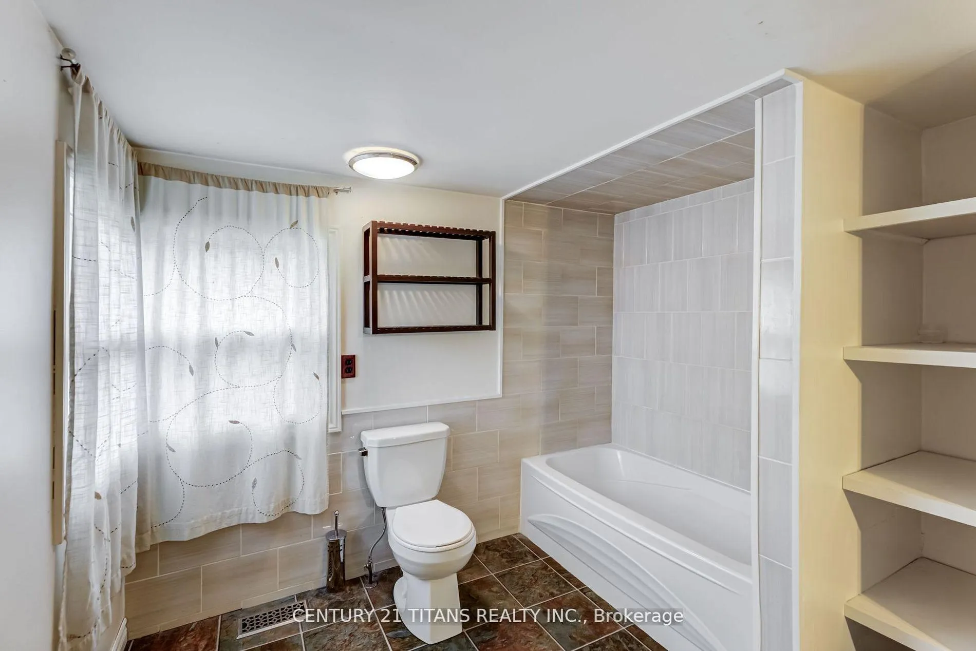 Photo 22 of 130 West Beach Road, Clarington, Bowmanville — HOMEH