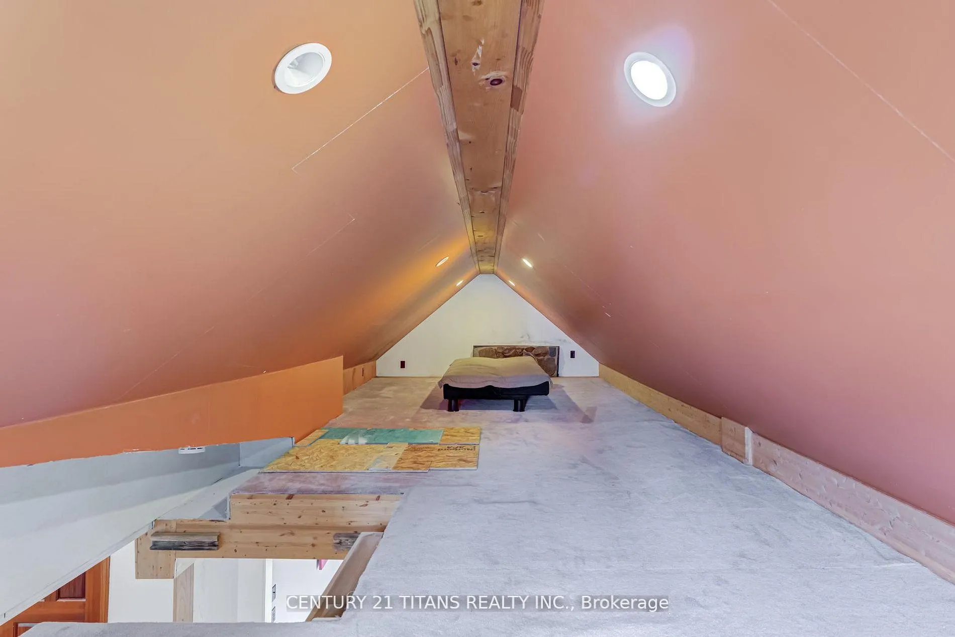 Photo 24 of 130 West Beach Road, Clarington, Bowmanville — HOMEH