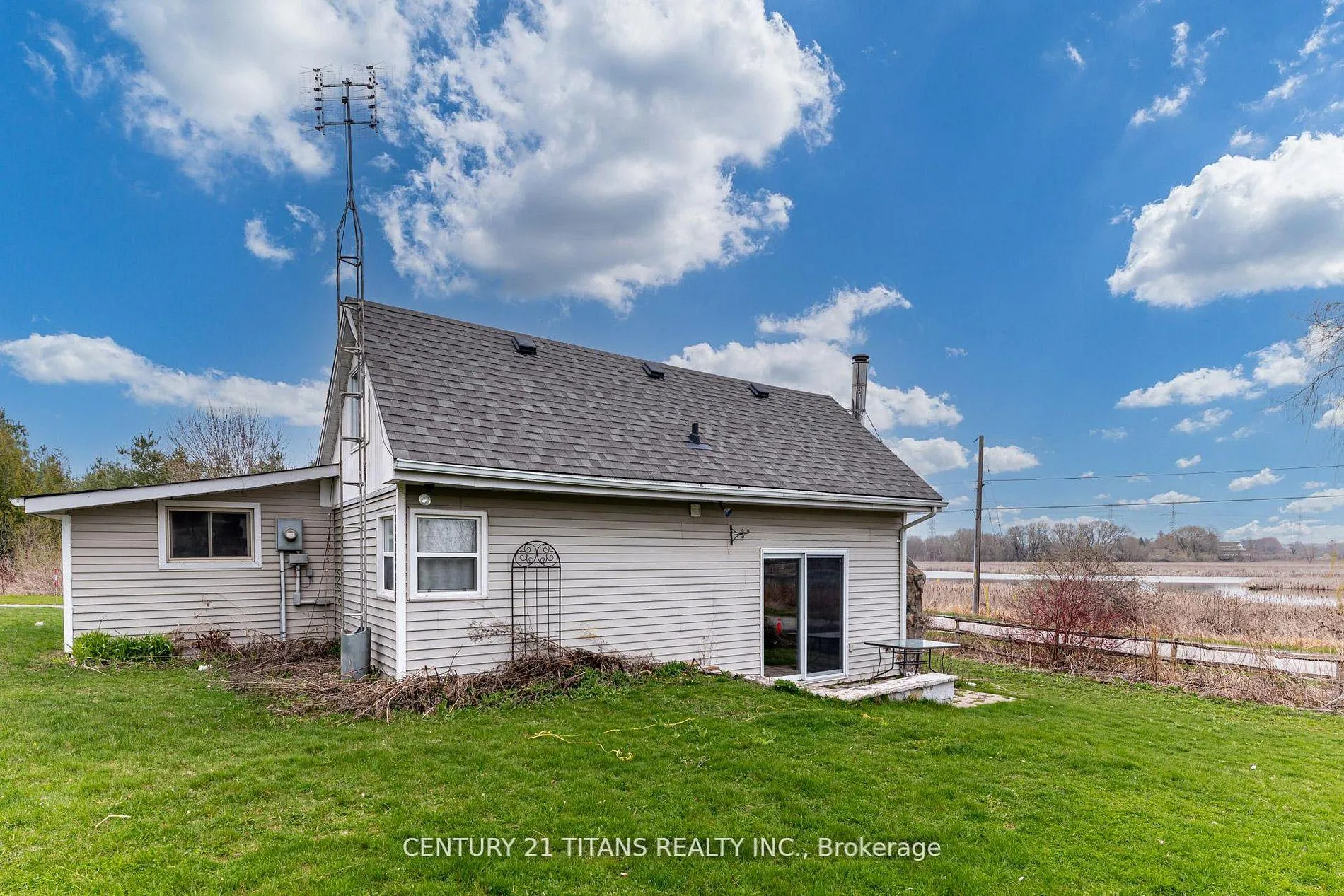 Photo 25 of 130 West Beach Road, Clarington, Bowmanville — HOMEH