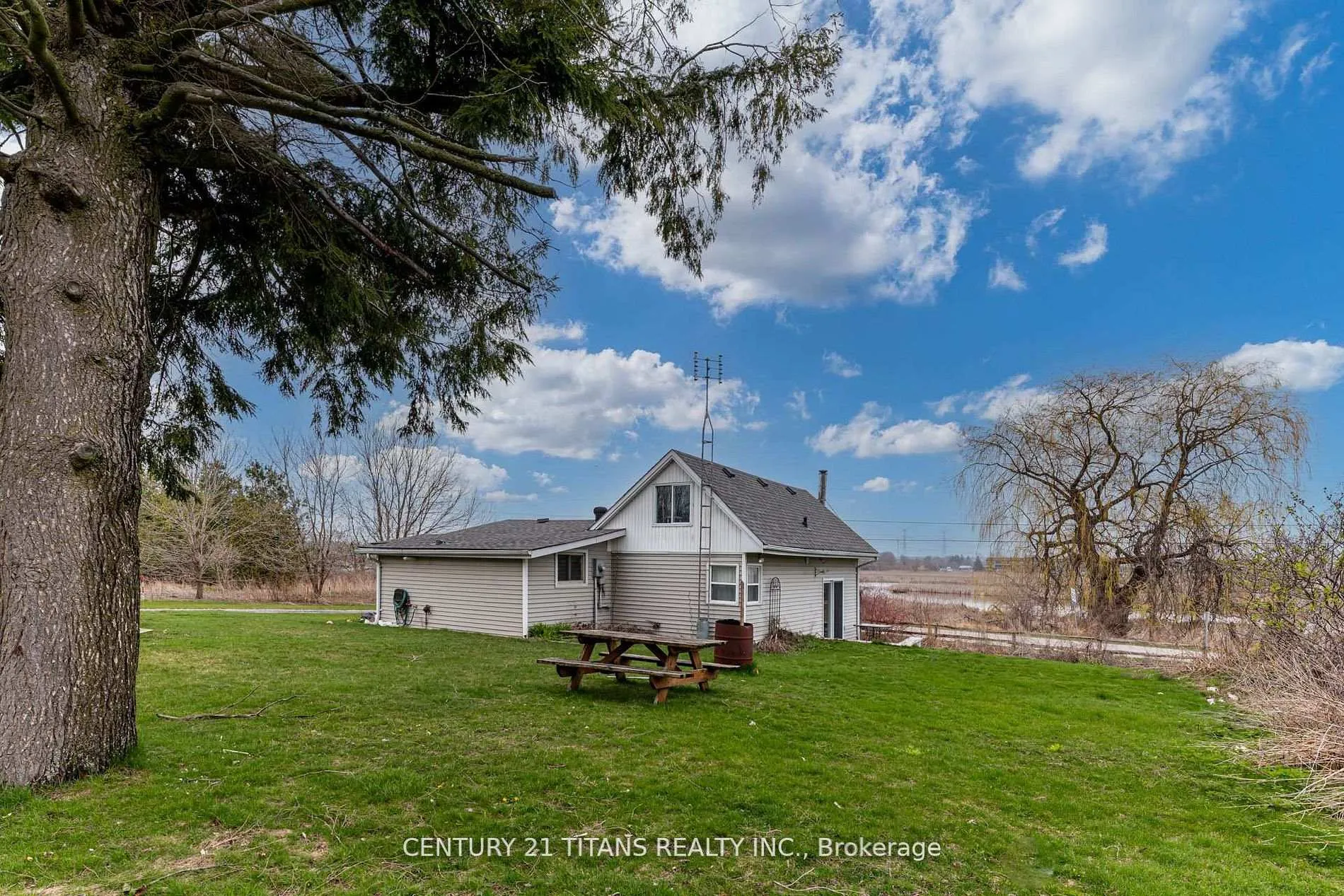 Photo 27 of 130 West Beach Road, Clarington, Bowmanville — HOMEH
