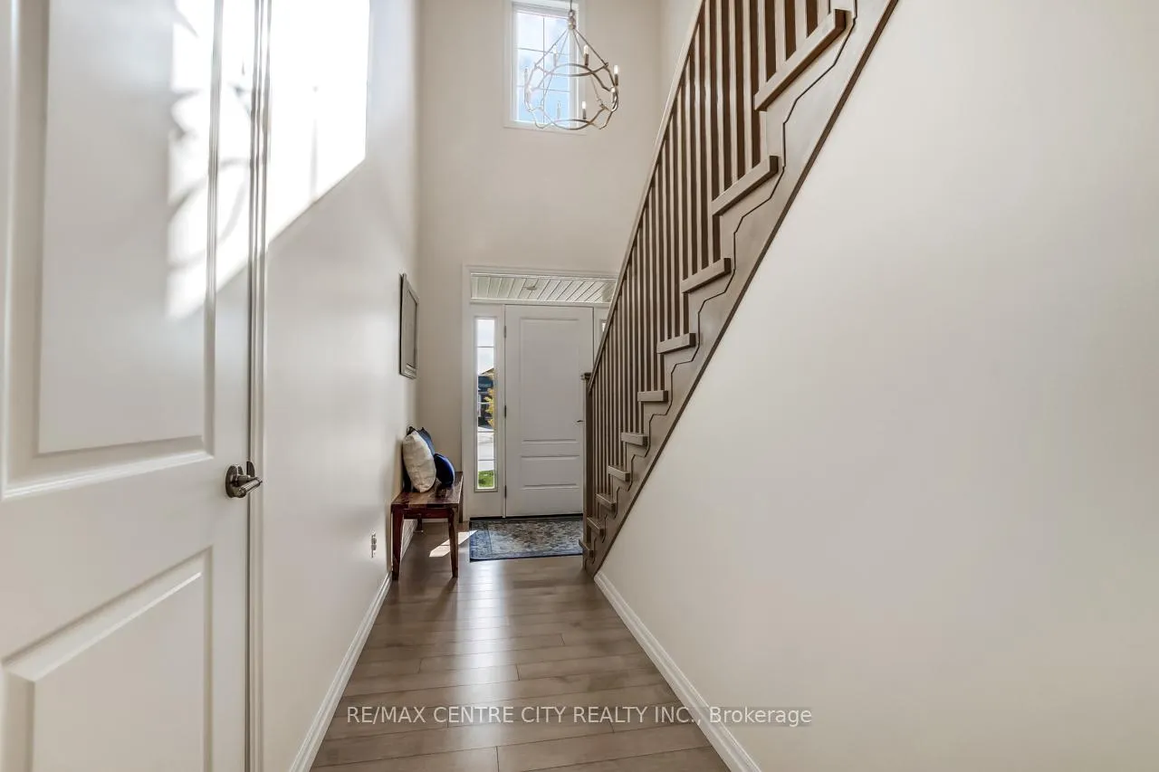 Photo 5 of 8 Redhaven Lane, St. Thomas — HOMEH