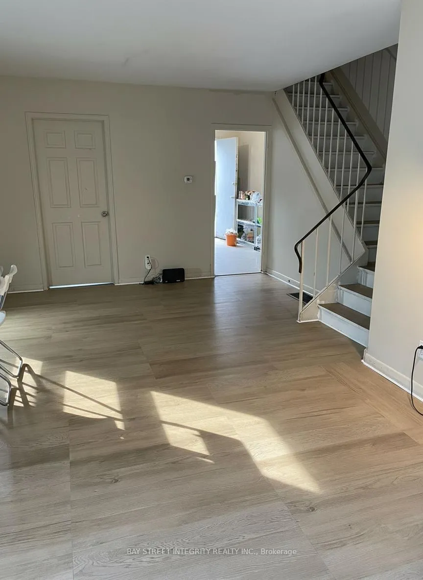 Photo 2 of 248 Westcourt Place, Waterloo, Beechwood — HOMEH