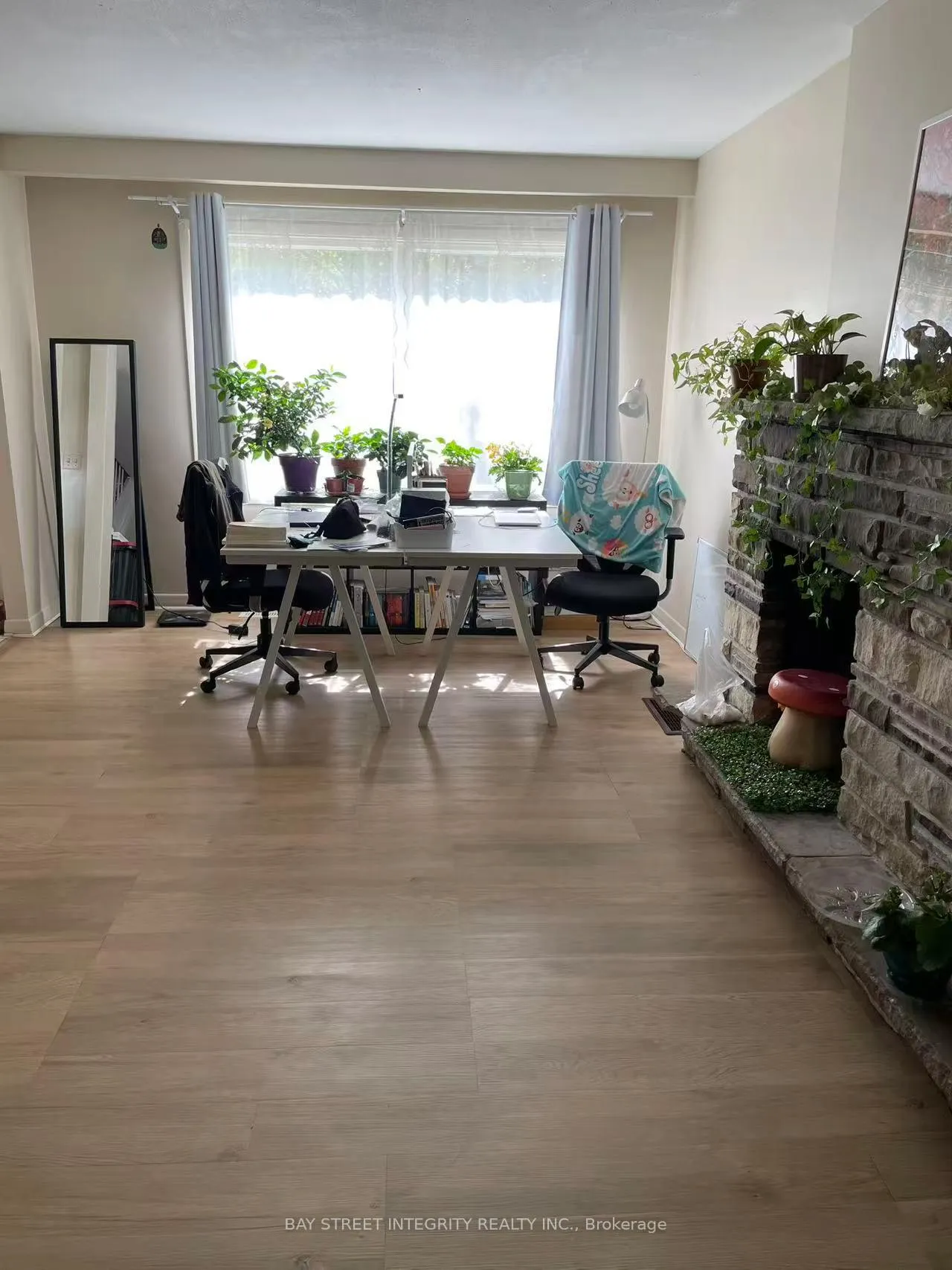 Photo 3 of 248 Westcourt Place, Waterloo, Beechwood — HOMEH