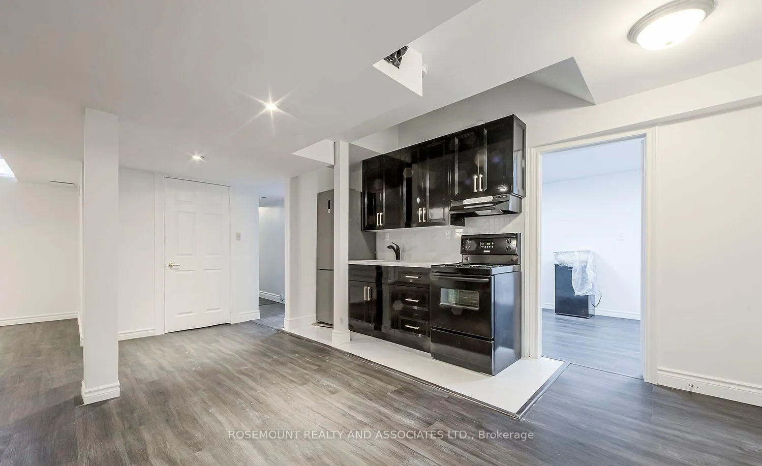 Photo 3 of 224 Wilcroft Court, Pickering, Highbush — HOMEH
