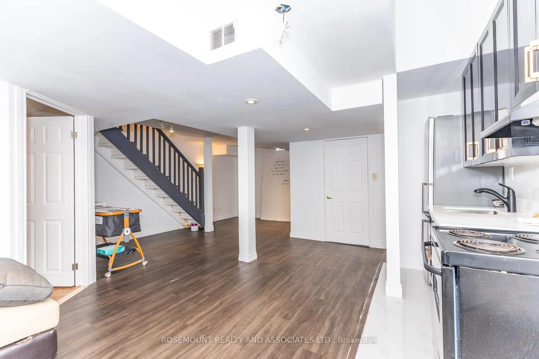 Photo 5 of 224 Wilcroft Court, Pickering, Highbush — HOMEH