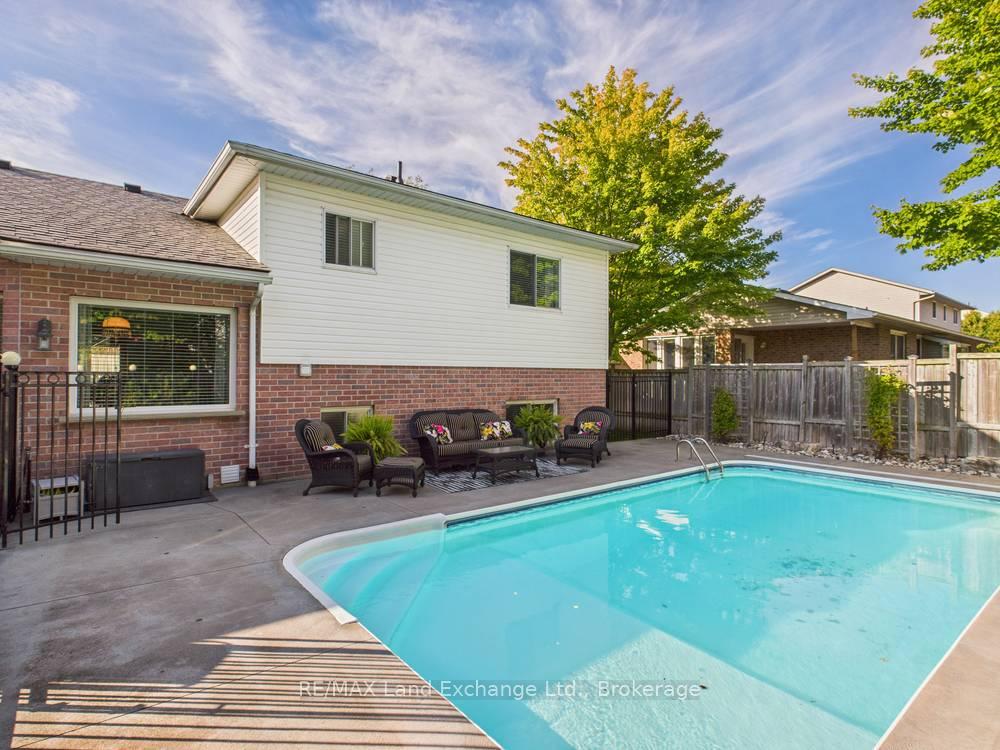Photo 2 of 415 Macdougall Drive, Kincardine — HOMEH