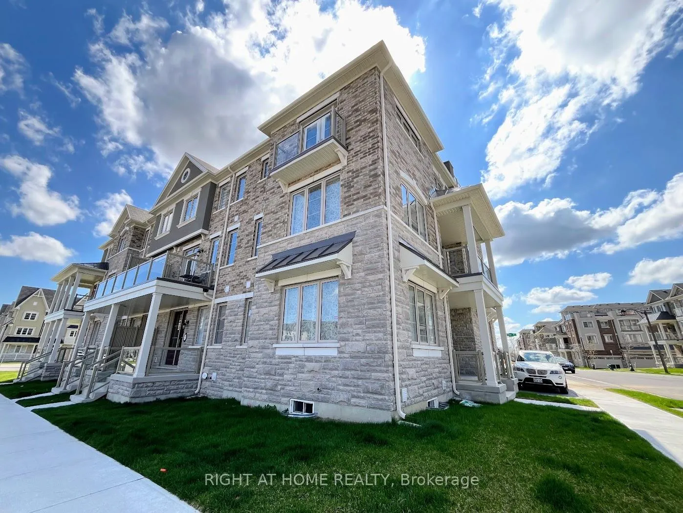 Photo 2 of 1 Bruce Boyd Drive, Markham, Cornell — HOMEH