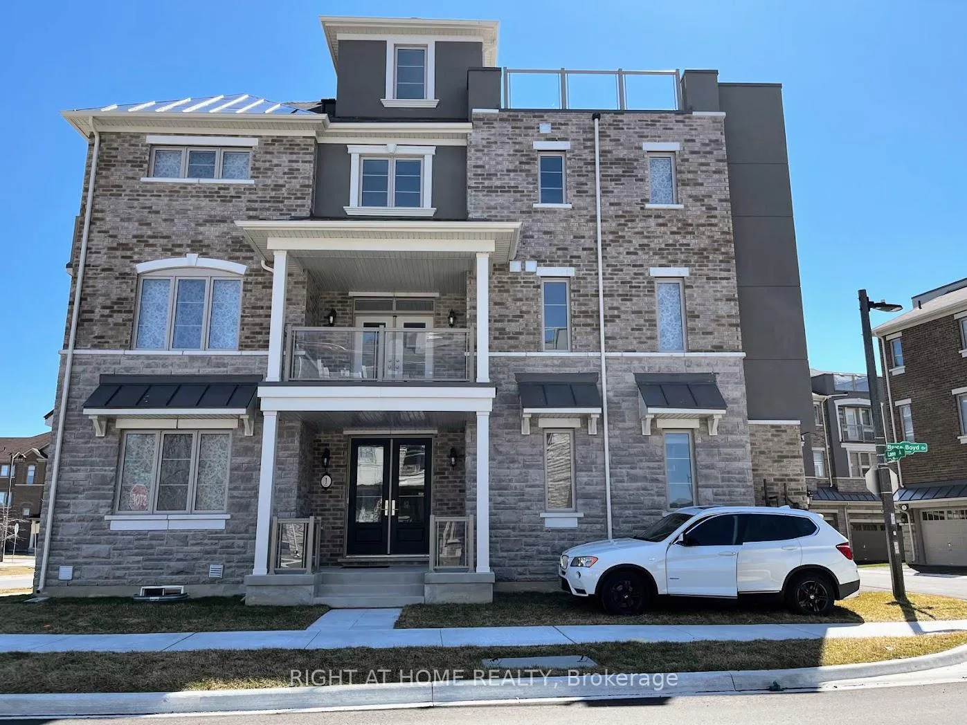 Photo 3 of 1 Bruce Boyd Drive, Markham, Cornell — HOMEH