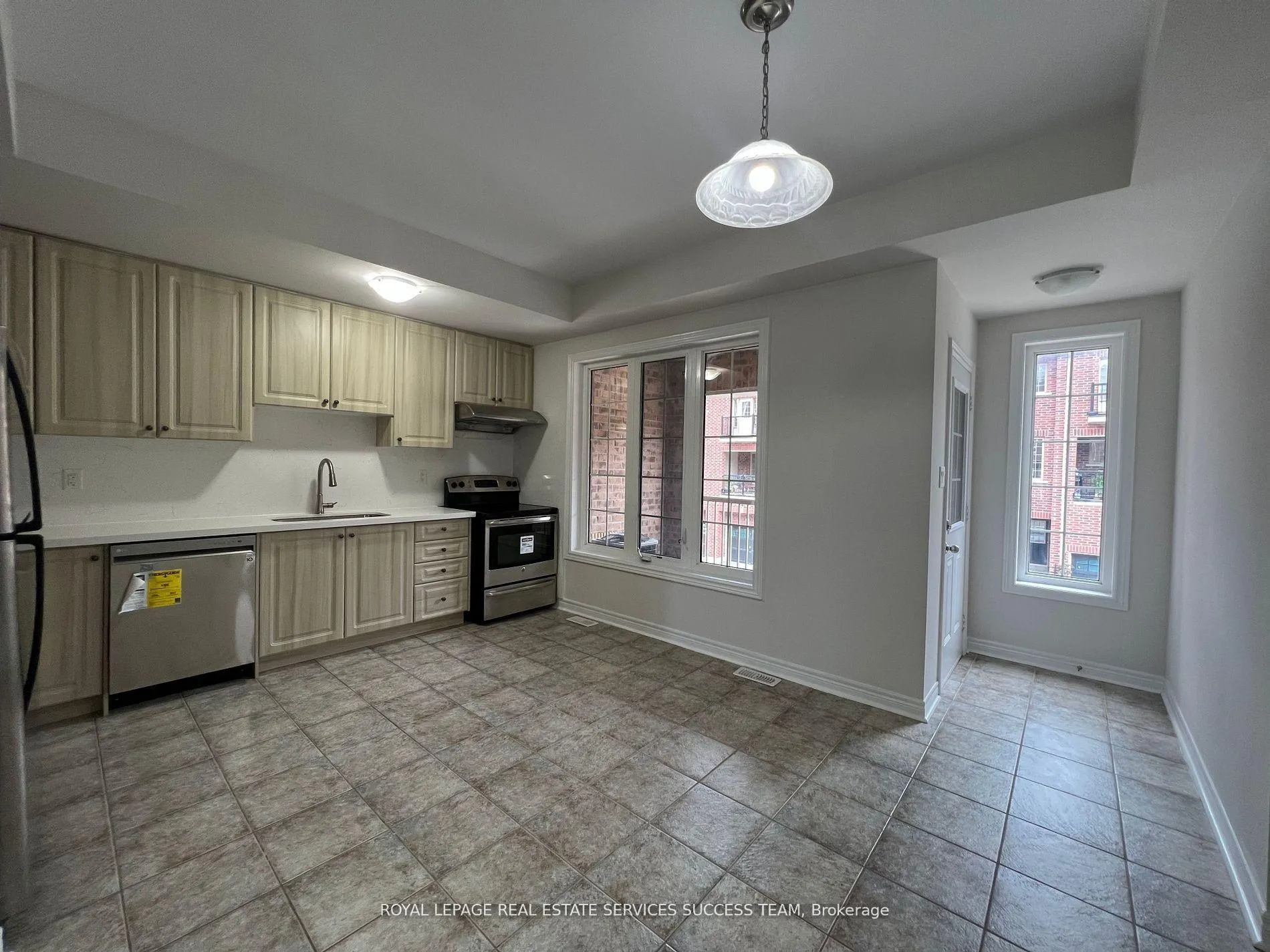Photo 4 of 30 Orca Drive, Markham, Wismer — HOMEH