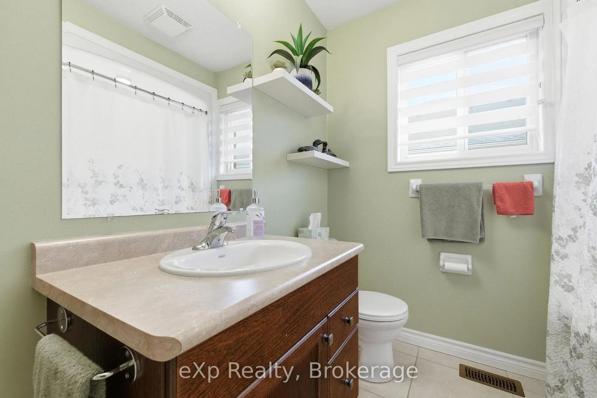 Photo 15 of 495 Danby Street E, North Perth, Listowel — HOMEH