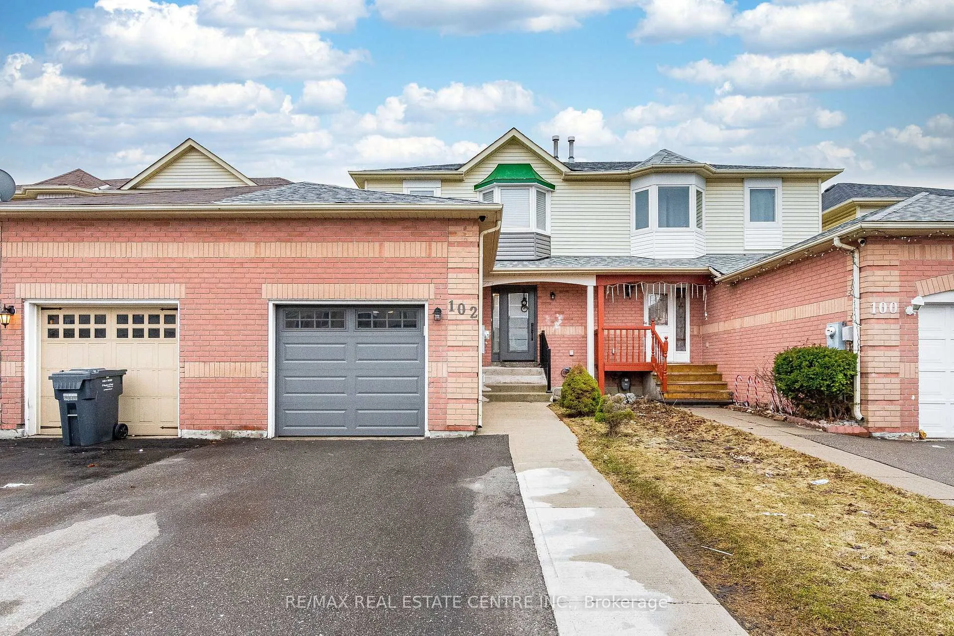 Photo 4 of 102 Timberlane Drive, Brampton, Fletcher's Creek South — HOMEH