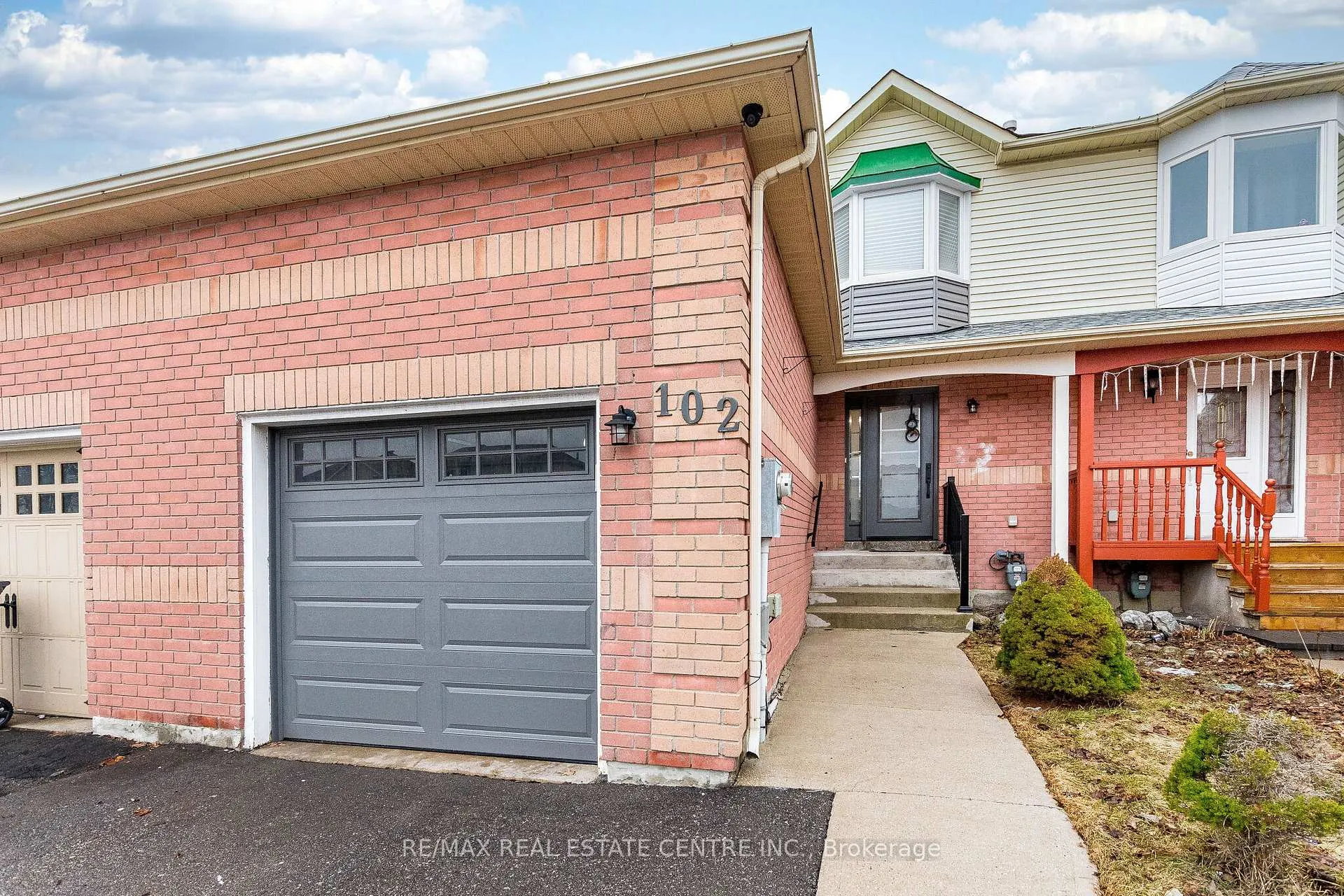 Photo 5 of 102 Timberlane Drive, Brampton, Fletcher's Creek South — HOMEH