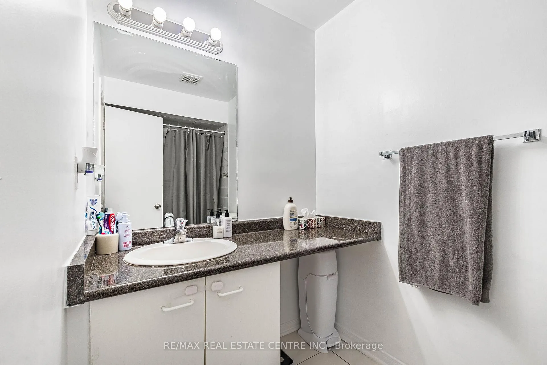 Photo 24 of 102 Timberlane Drive, Brampton, Fletcher's Creek South — HOMEH