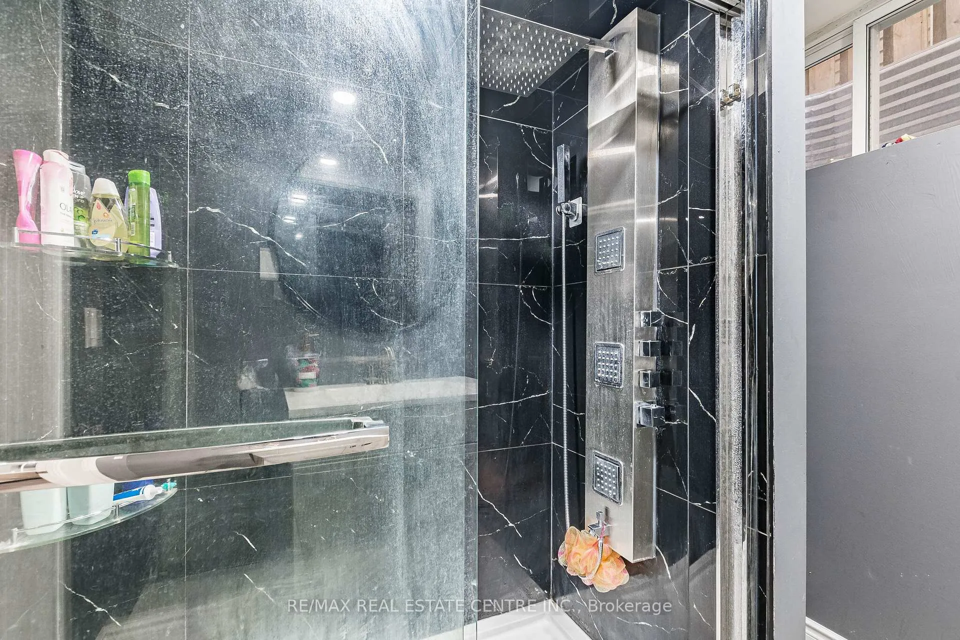 Photo 43 of 102 Timberlane Drive, Brampton, Fletcher's Creek South — HOMEH