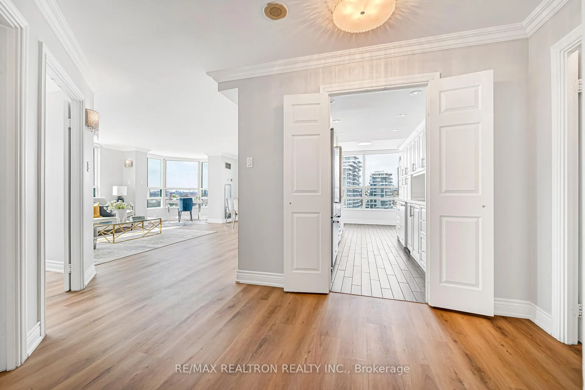 Photo 5 of Unit 822, 7805 Bayview Avenue, Markham, Aileen-Willowbrook — HOMEH