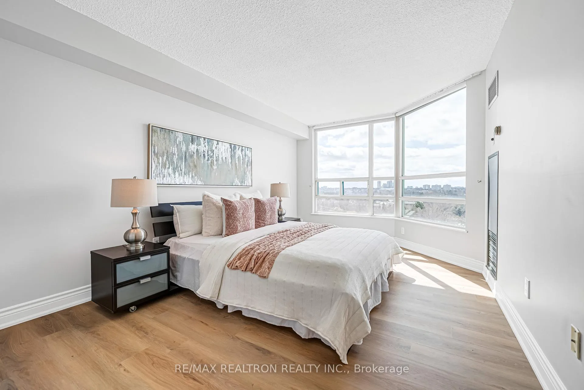 Photo 37 of Unit 822, 7805 Bayview Avenue, Markham, Aileen-Willowbrook — HOMEH