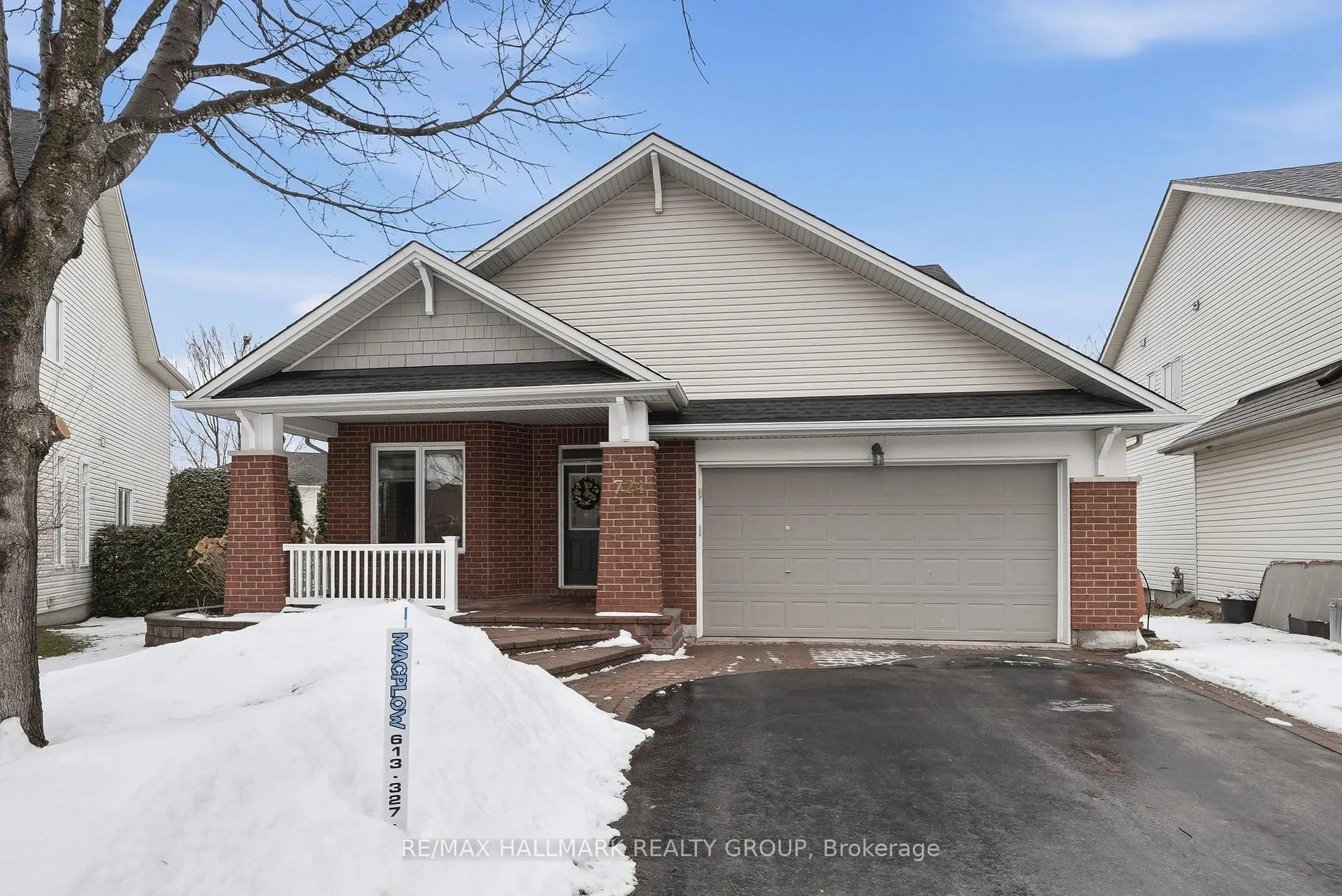 Photo 1 of 724 Long Point Circle, Ottawa, Blossom Park/Kemp Park/Findlay Creek — HOMEH