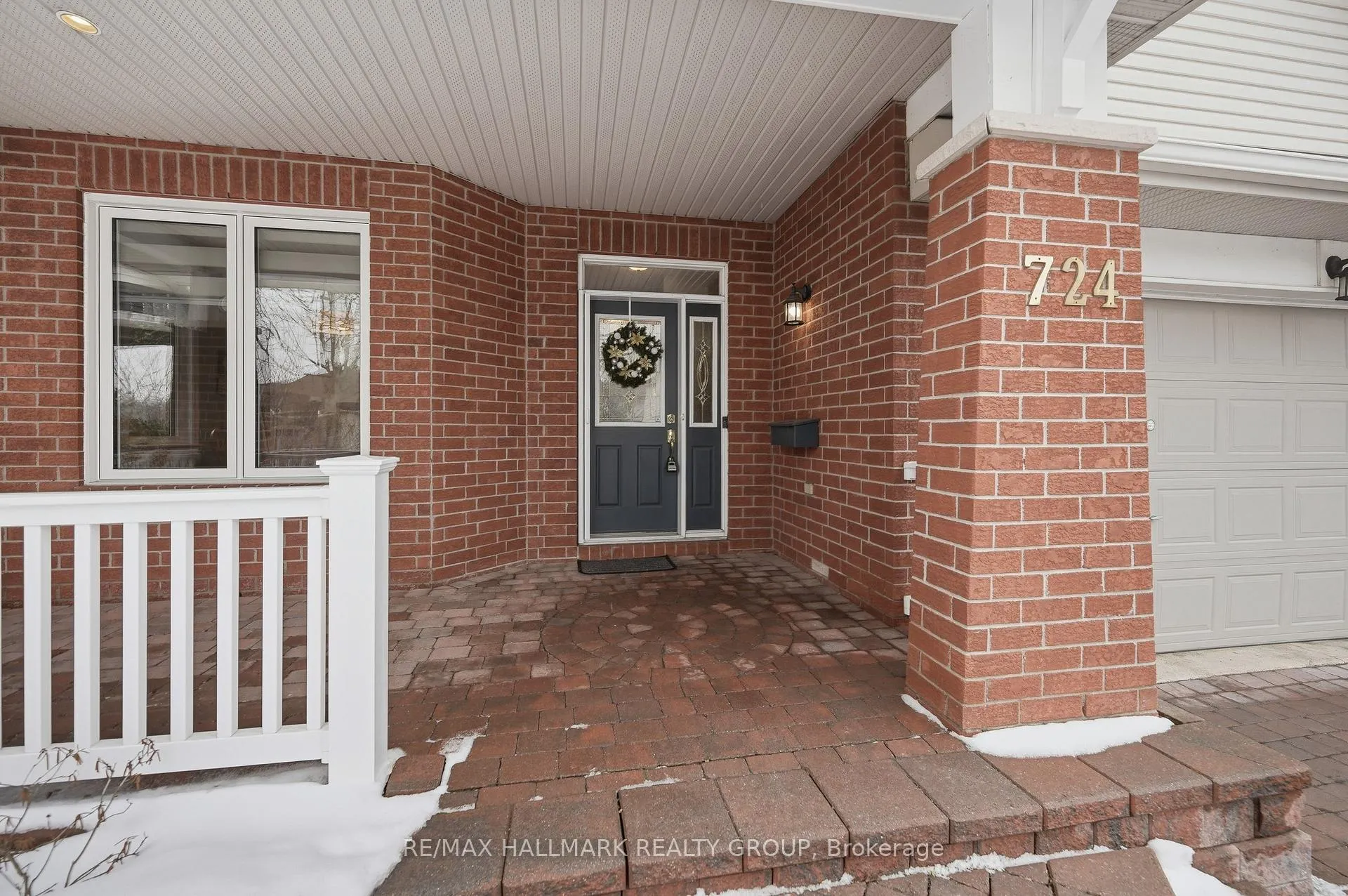 Photo 2 of 724 Long Point Circle, Ottawa, Blossom Park/Kemp Park/Findlay Creek — HOMEH