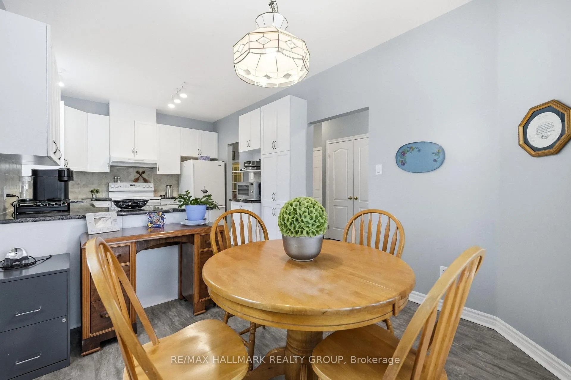 Photo 5 of 724 Long Point Circle, Ottawa, Blossom Park/Kemp Park/Findlay Creek — HOMEH