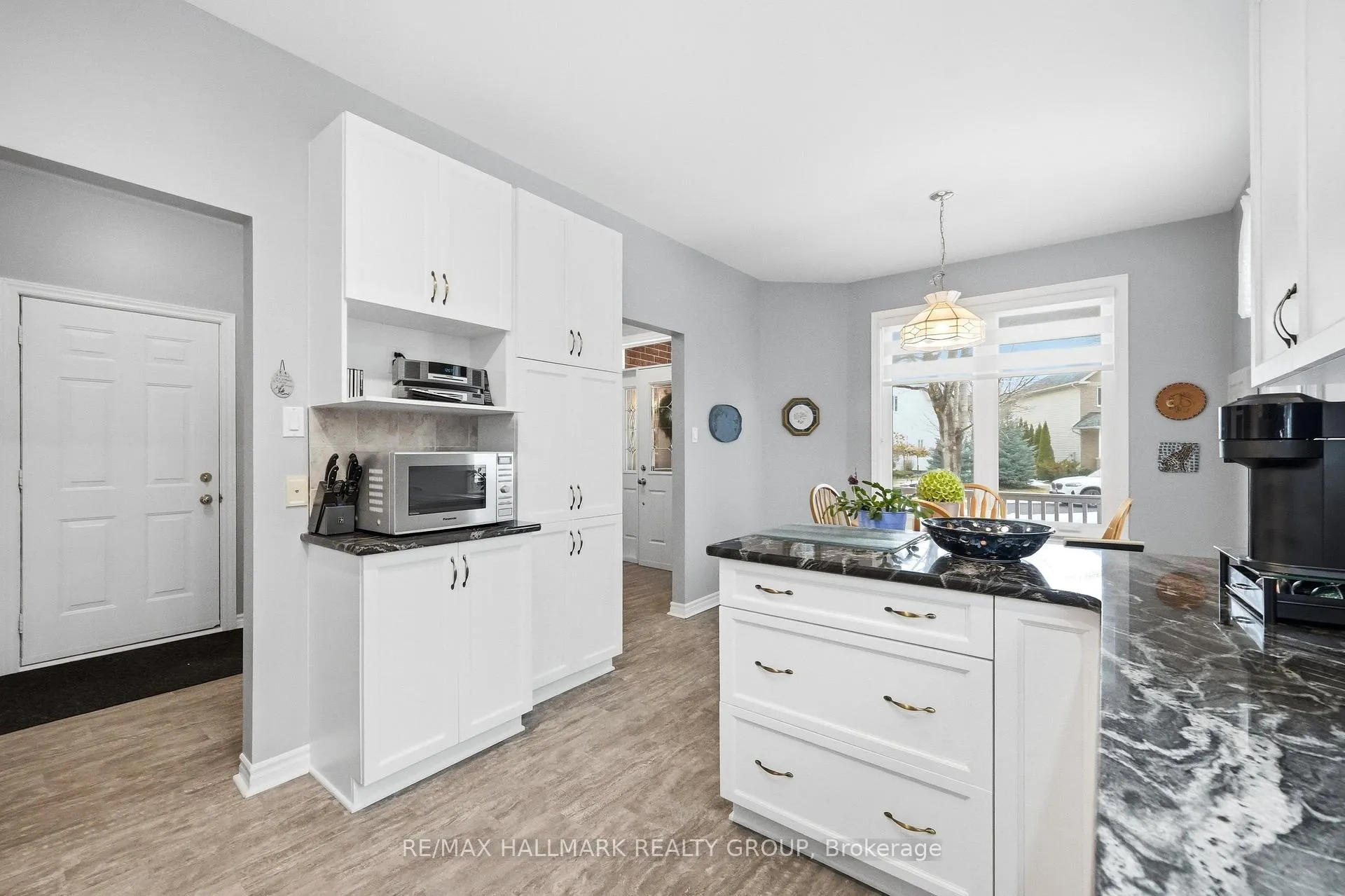 Photo 11 of 724 Long Point Circle, Ottawa, Blossom Park/Kemp Park/Findlay Creek — HOMEH