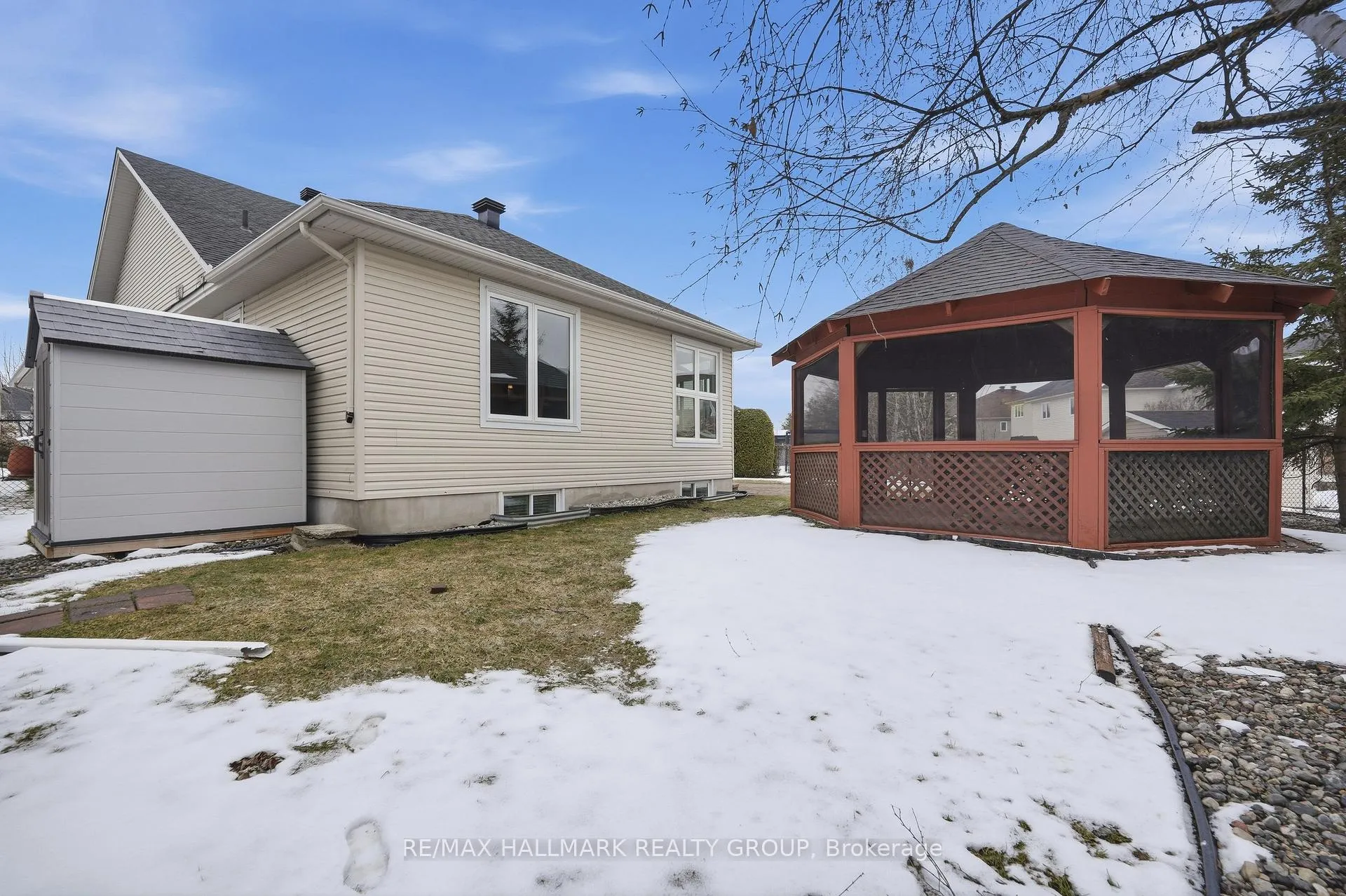 Photo 46 of 724 Long Point Circle, Ottawa, Blossom Park/Kemp Park/Findlay Creek — HOMEH