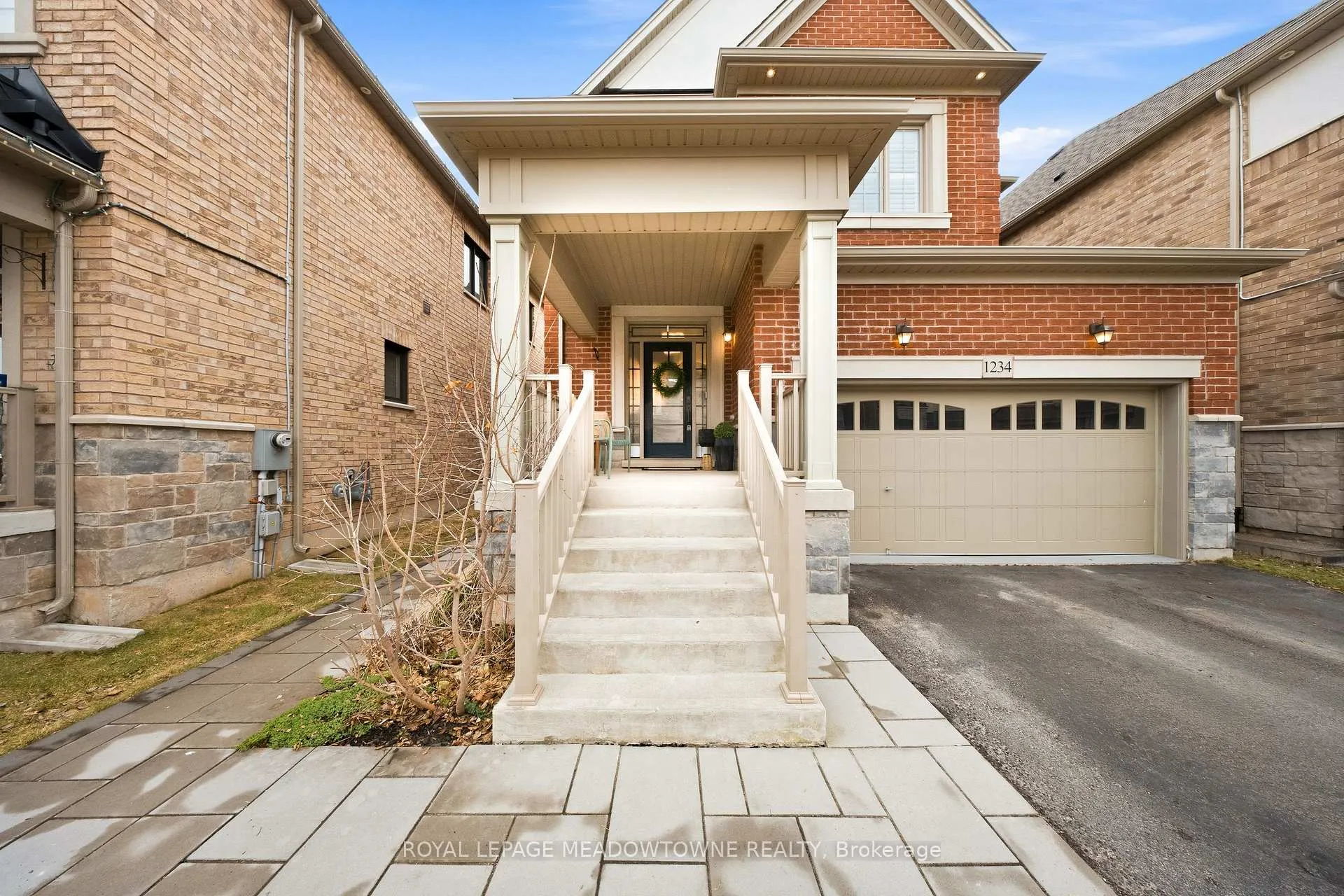 Photo 4 of 1234 McPhedran Point, Milton, Ford — HOMEH