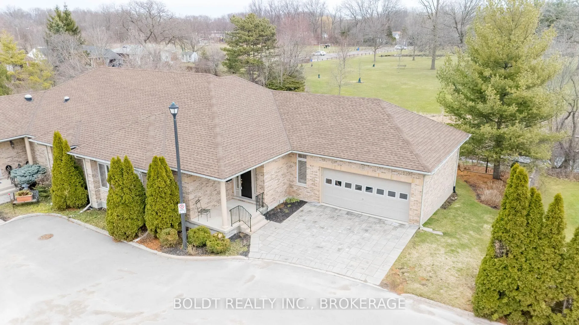 Photo 2 of Unit 6, 139 Glendale Avenue, St. Catharines, Glendale/Glenridge — HOMEH