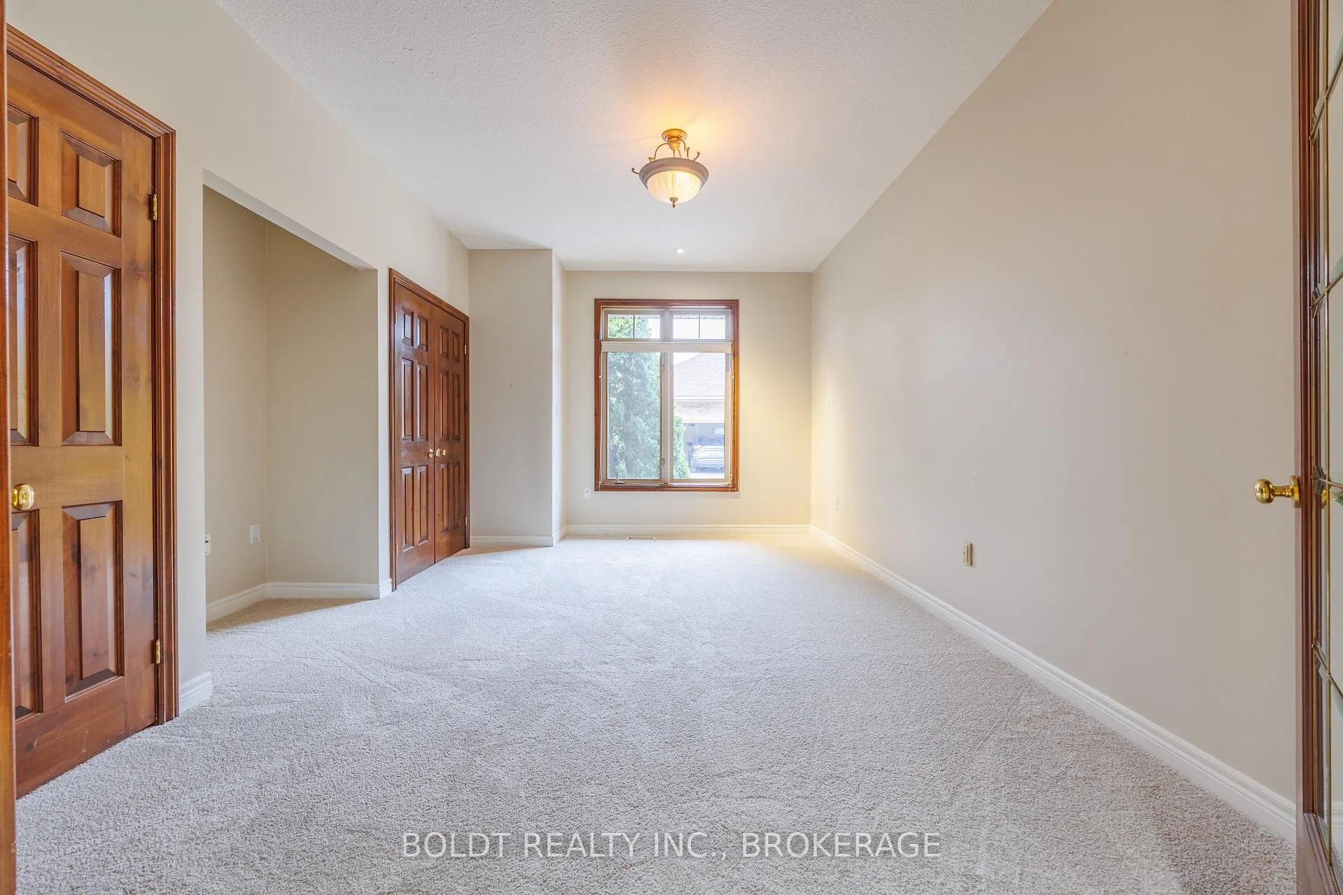 Photo 19 of Unit 6, 139 Glendale Avenue, St. Catharines, Glendale/Glenridge — HOMEH