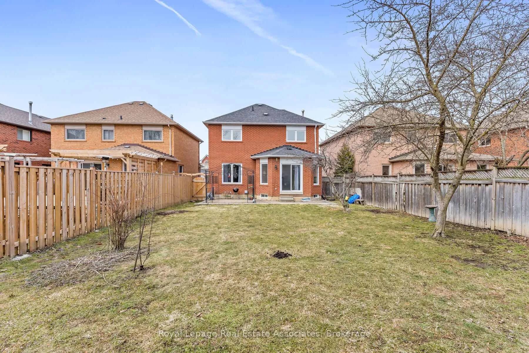 Photo 35 of 80 Lauchlin Crescent, Halton Hills, Georgetown — HOMEH